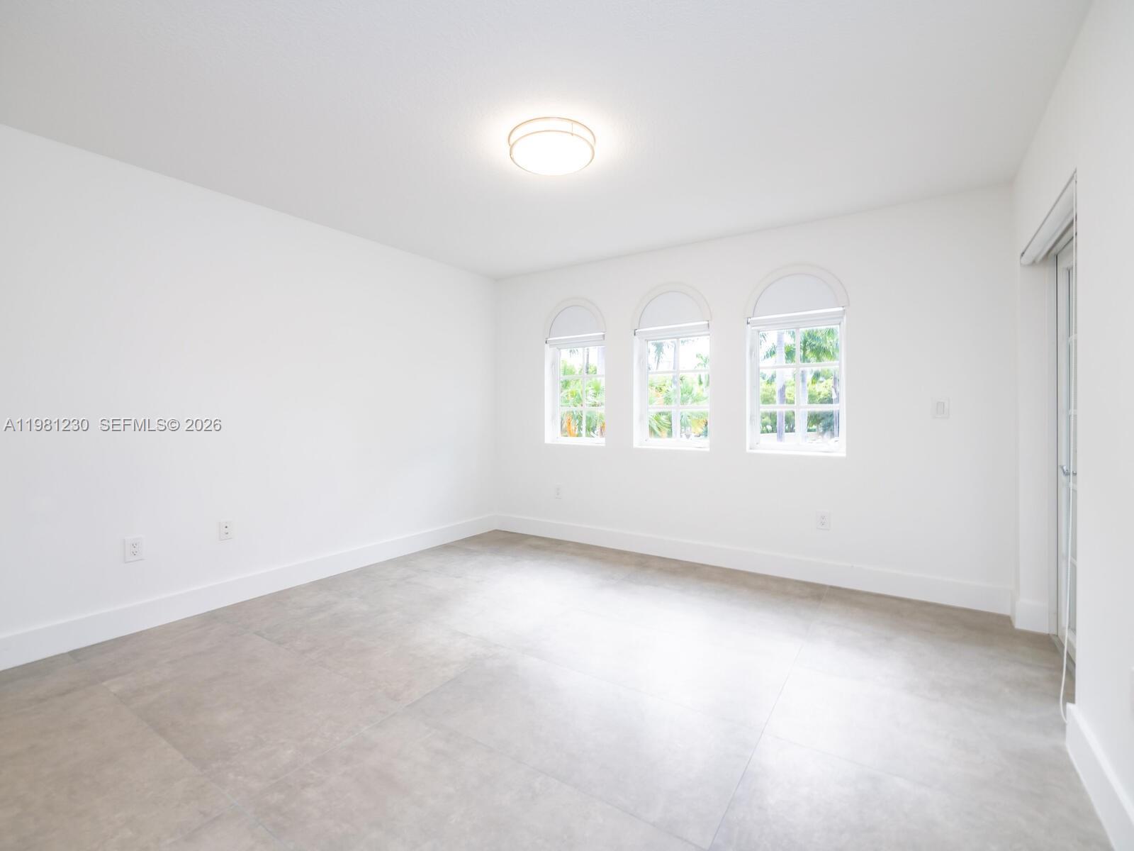 AVENTURA LAKES PHASE 1 - Residential Lease