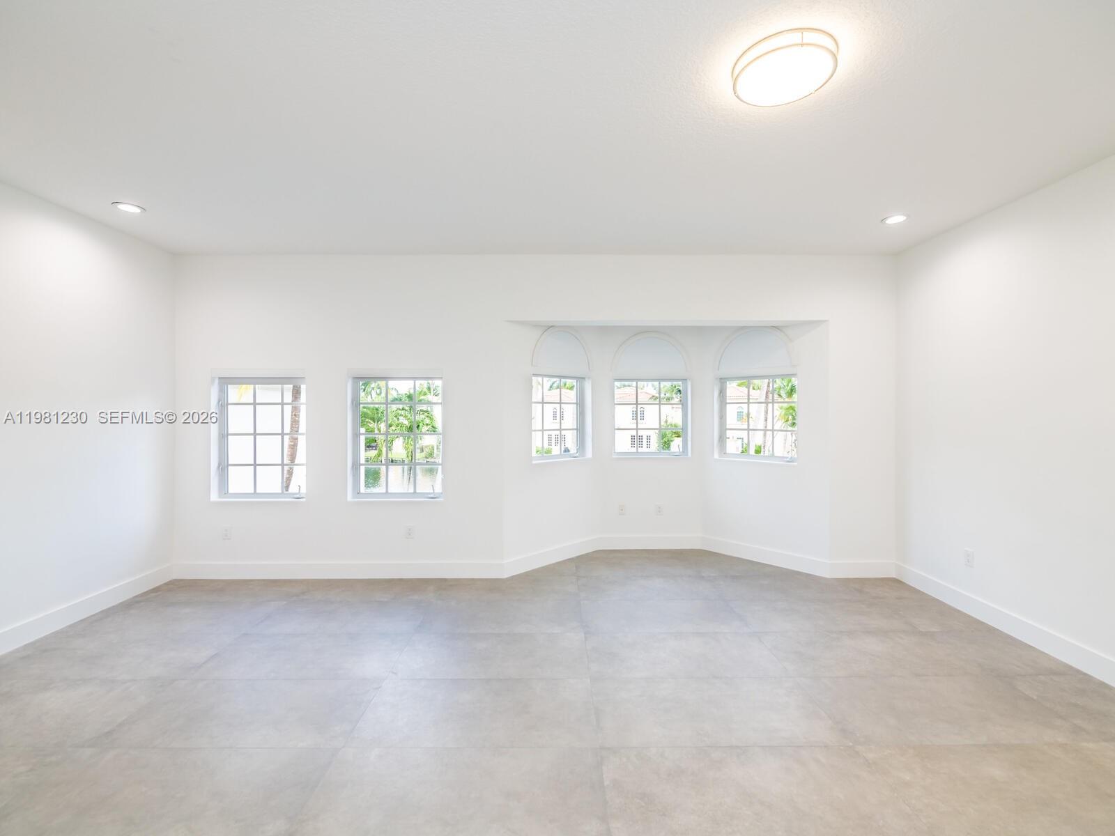 AVENTURA LAKES PHASE 1 - Residential Lease