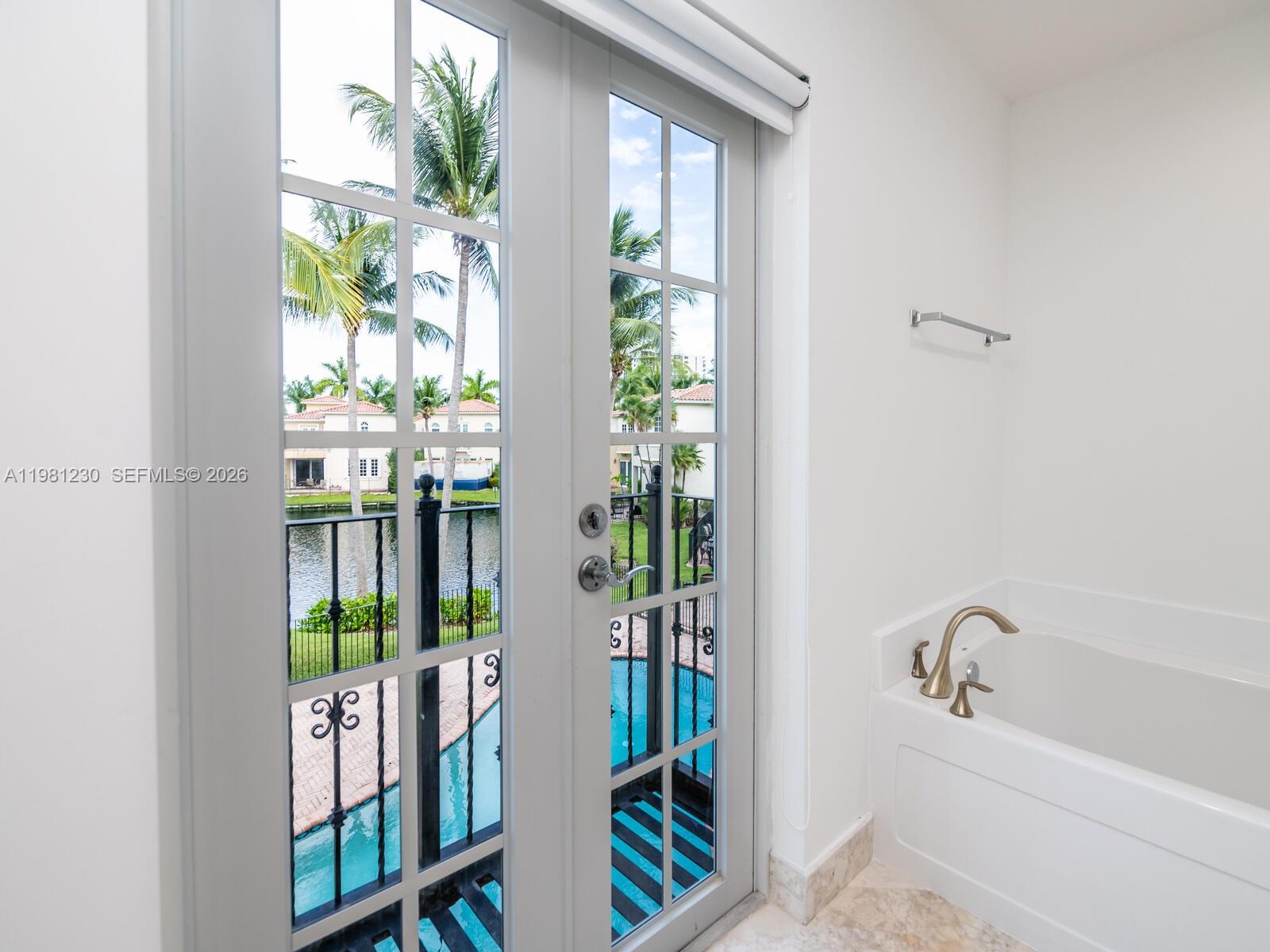 AVENTURA LAKES PHASE 1 - Residential Lease