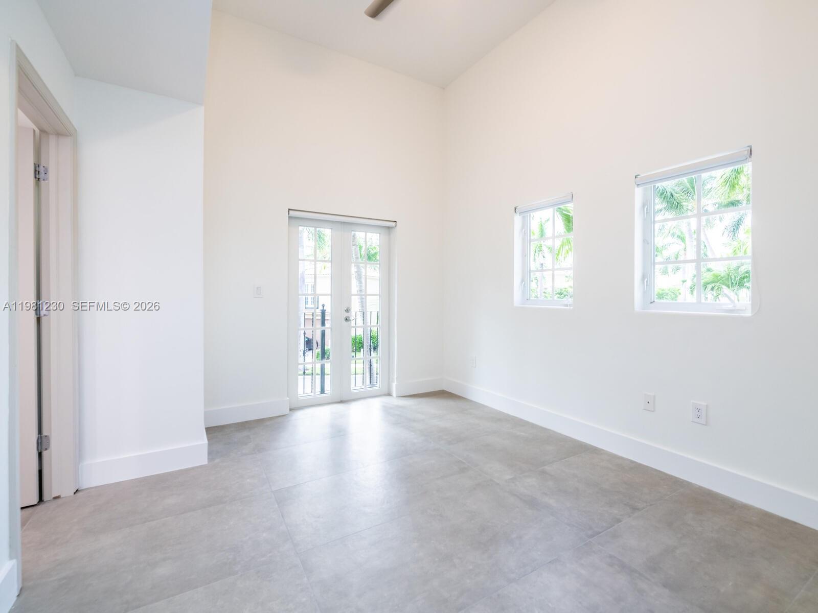 AVENTURA LAKES PHASE 1 - Residential Lease