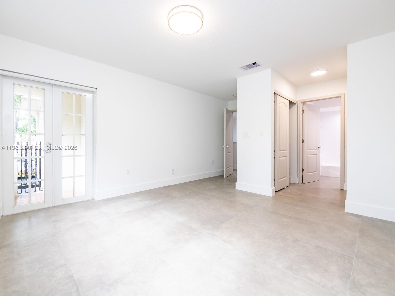 AVENTURA LAKES PHASE 1 - Residential Lease