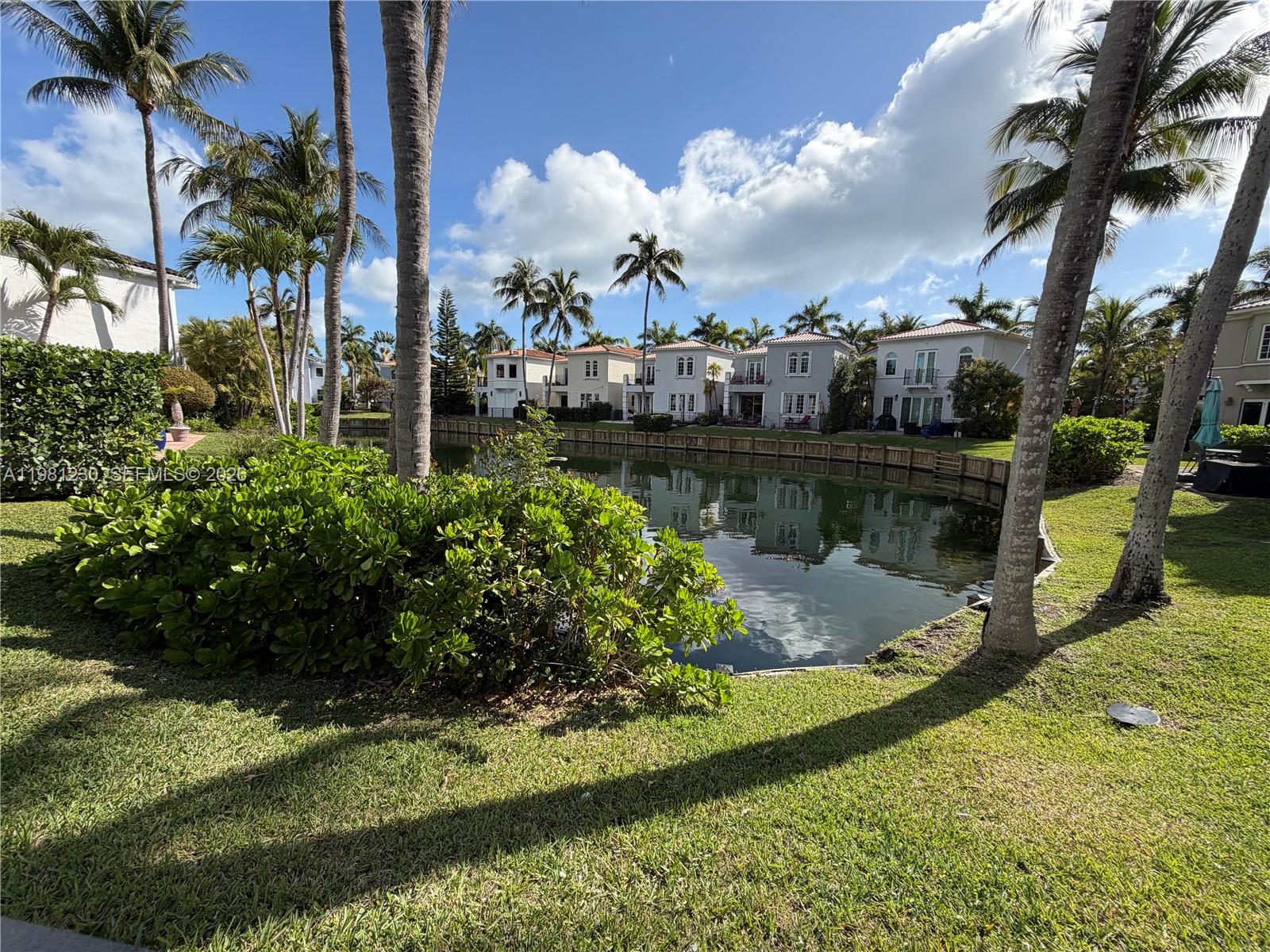 AVENTURA LAKES PHASE 1 - Residential Lease