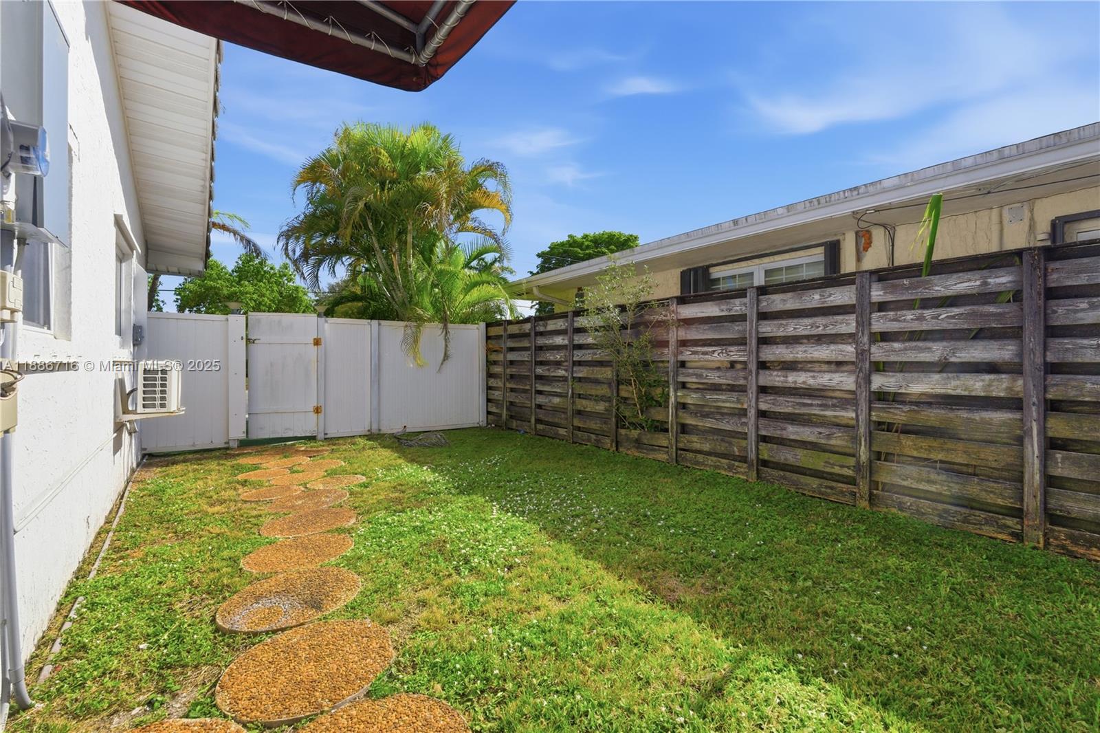 HOLLYWOOD HILLS AMEN PLAT - Residential Lease