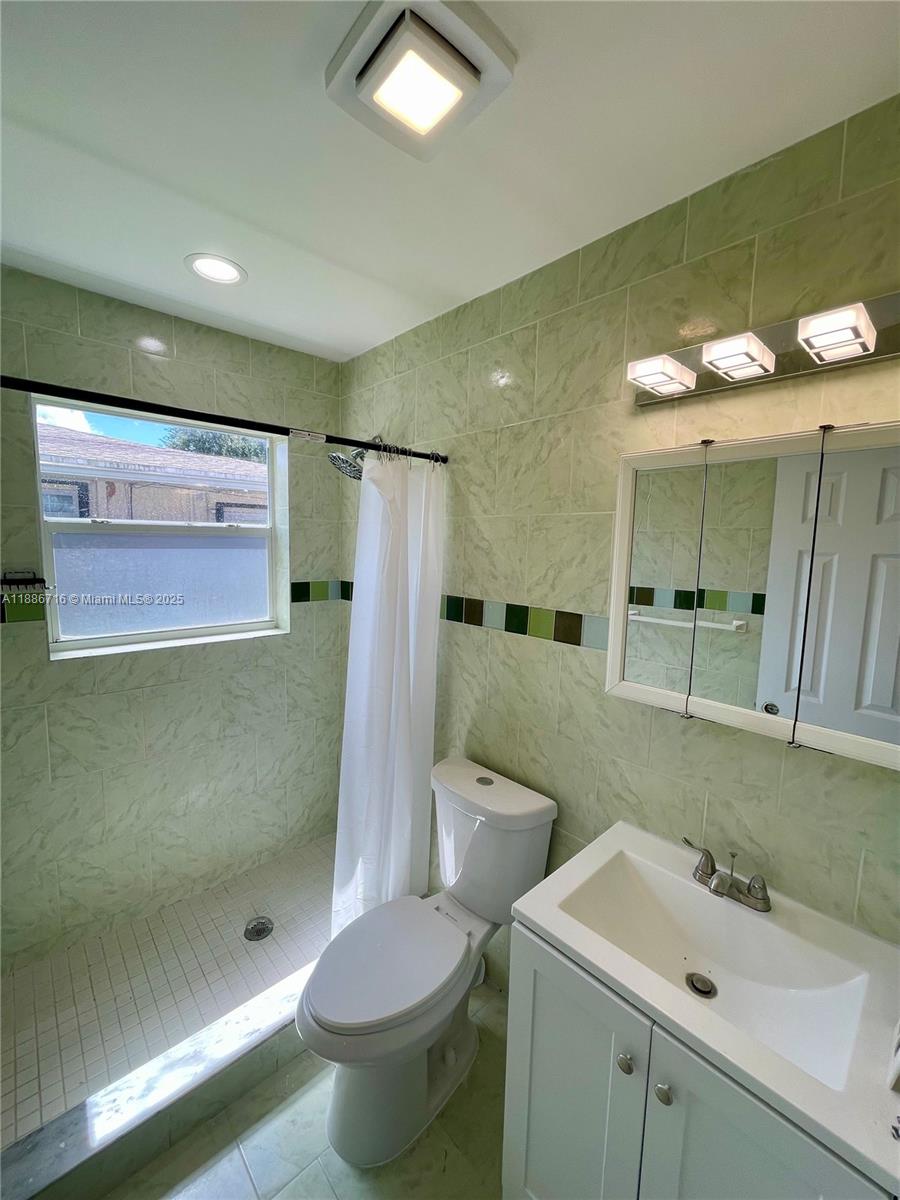 HOLLYWOOD HILLS AMEN PLAT - Residential Lease
