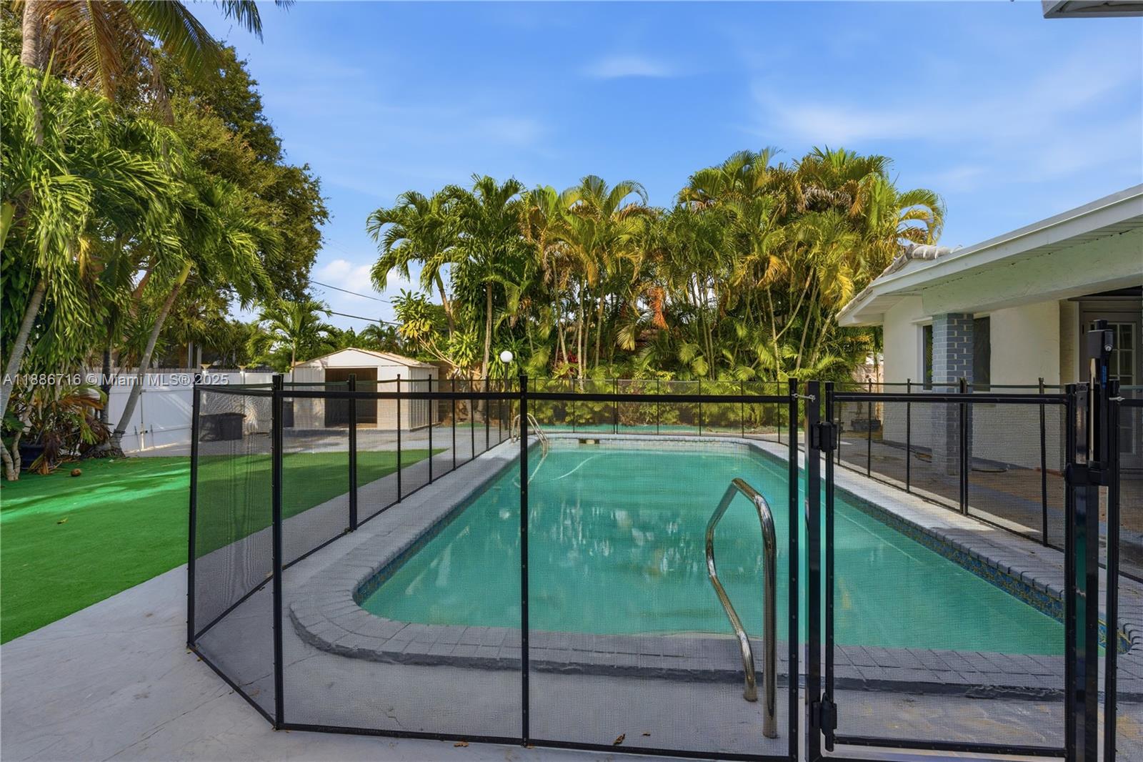 HOLLYWOOD HILLS AMEN PLAT - Residential Lease