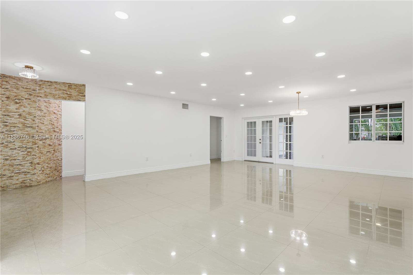 HOLLYWOOD HILLS AMEN PLAT - Residential Lease