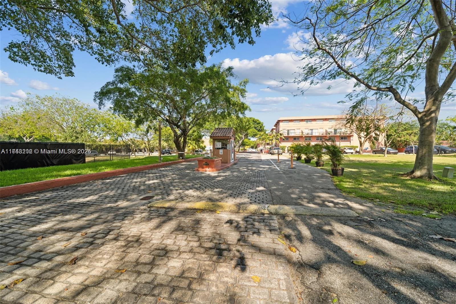 TENNIS CLUB TILDEN CONDO - Residential