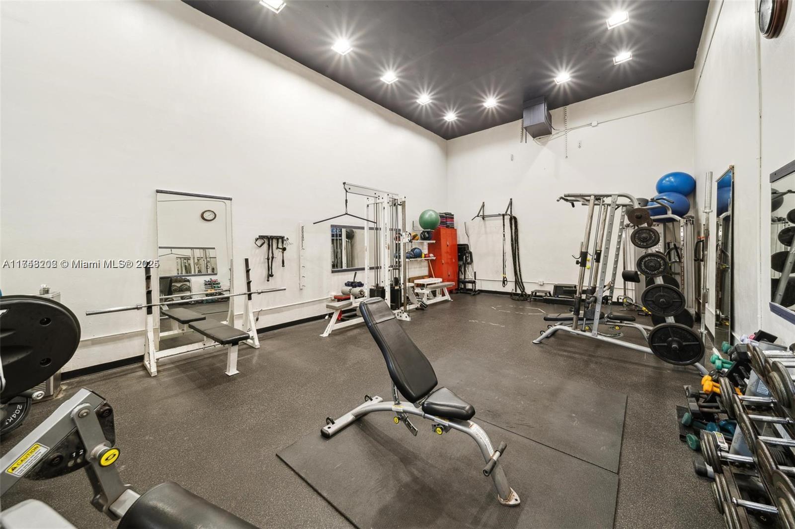 TENNIS CLUB TILDEN CONDO - Residential