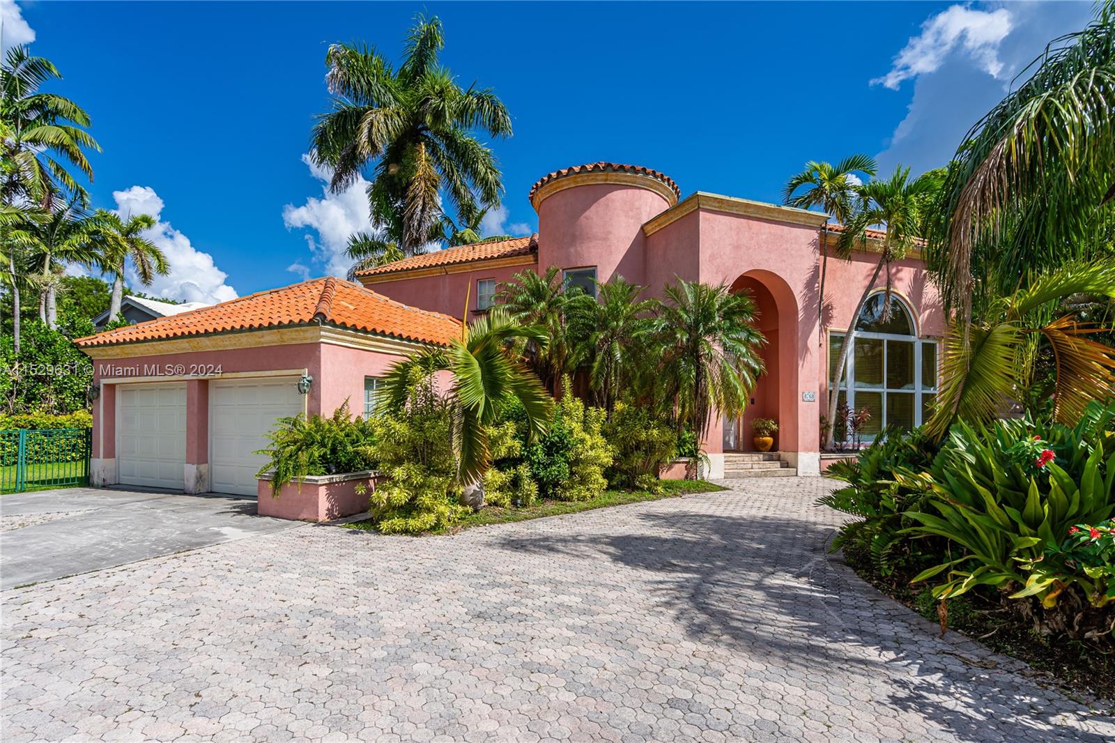 Property for Sale at 8768 Sw 62nd Ct, Pinecrest, Miami-Dade County, Florida - Bedrooms: 5 
Bathrooms: 4  - $3,595,000