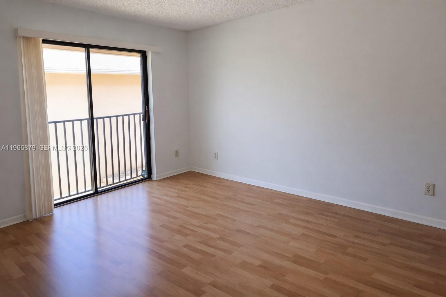 5821 Washington St 32