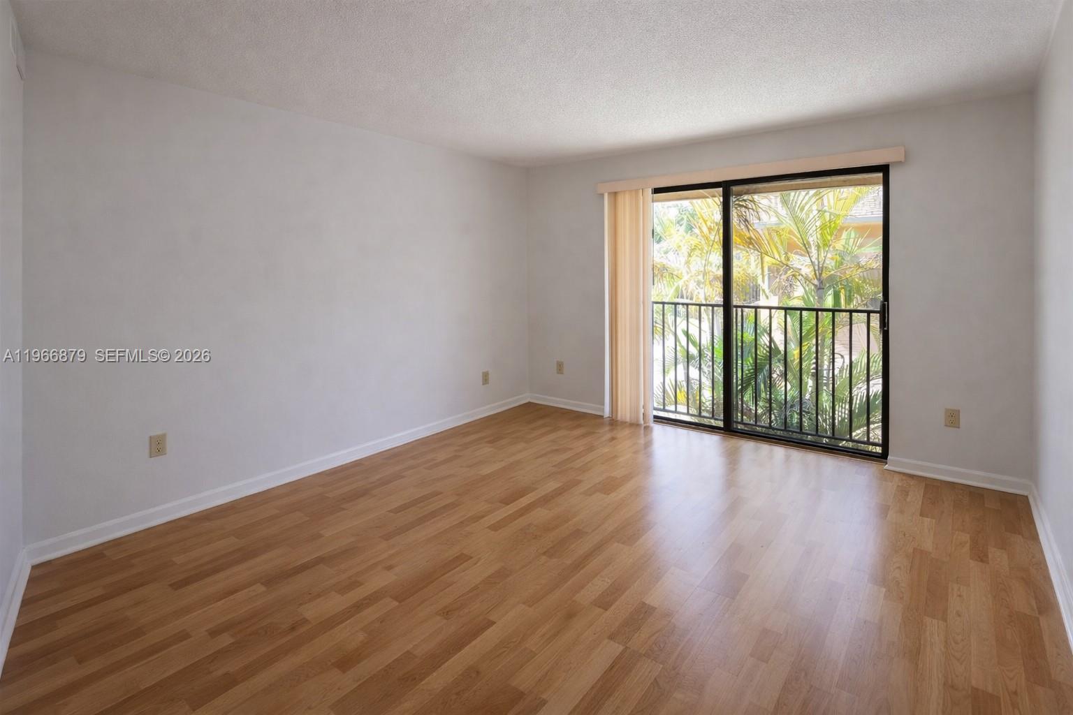 5821 Washington St 32