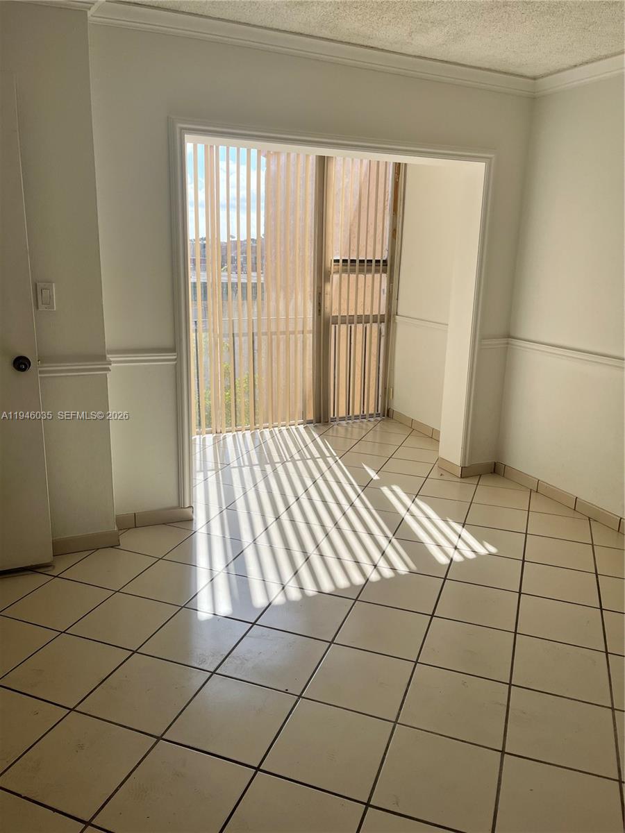 INTERNATIONAL CONDO - Residential