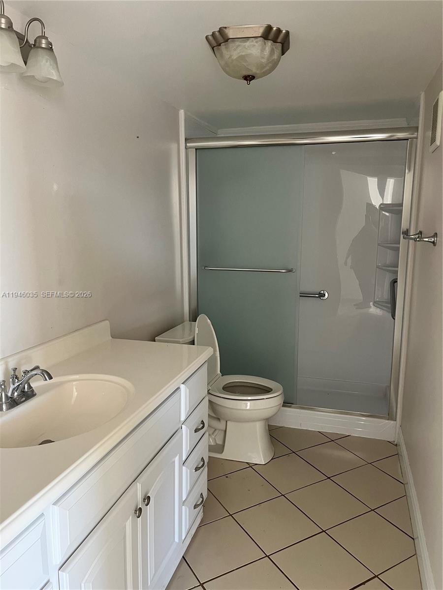 INTERNATIONAL CONDO - Residential