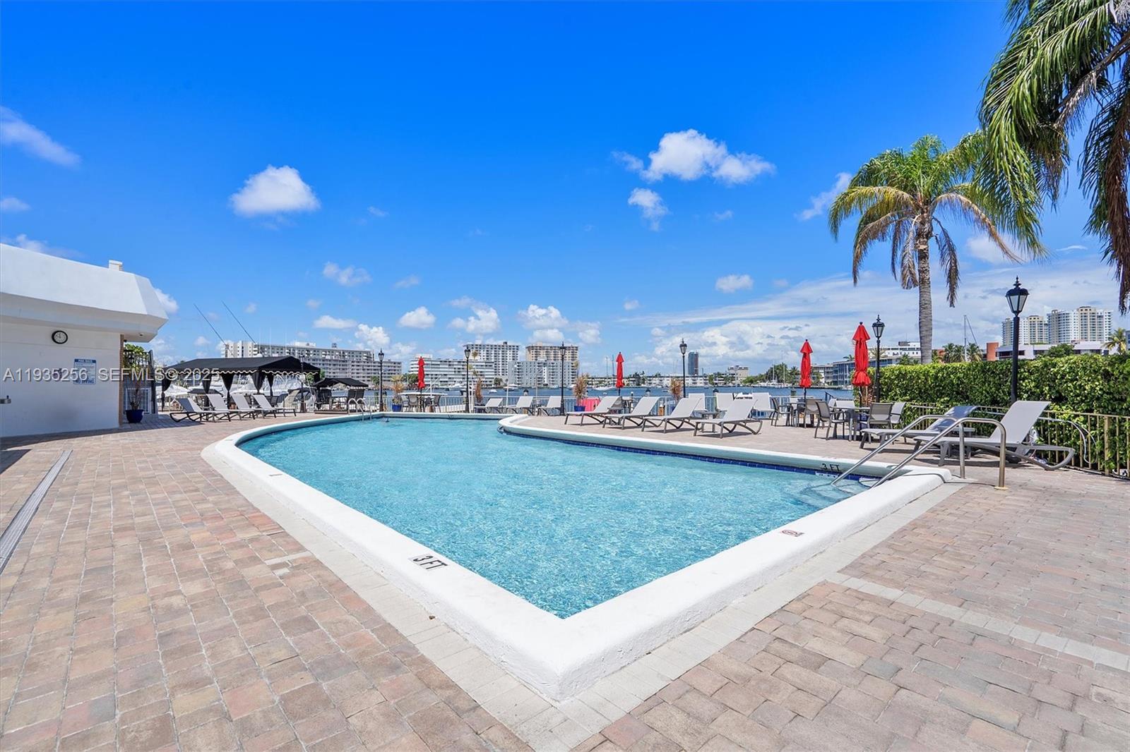 LAKE POINT TOWER CONDOMIN - Residential