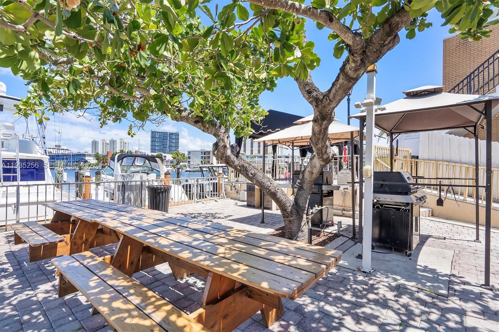 LAKE POINT TOWER CONDOMIN - Residential