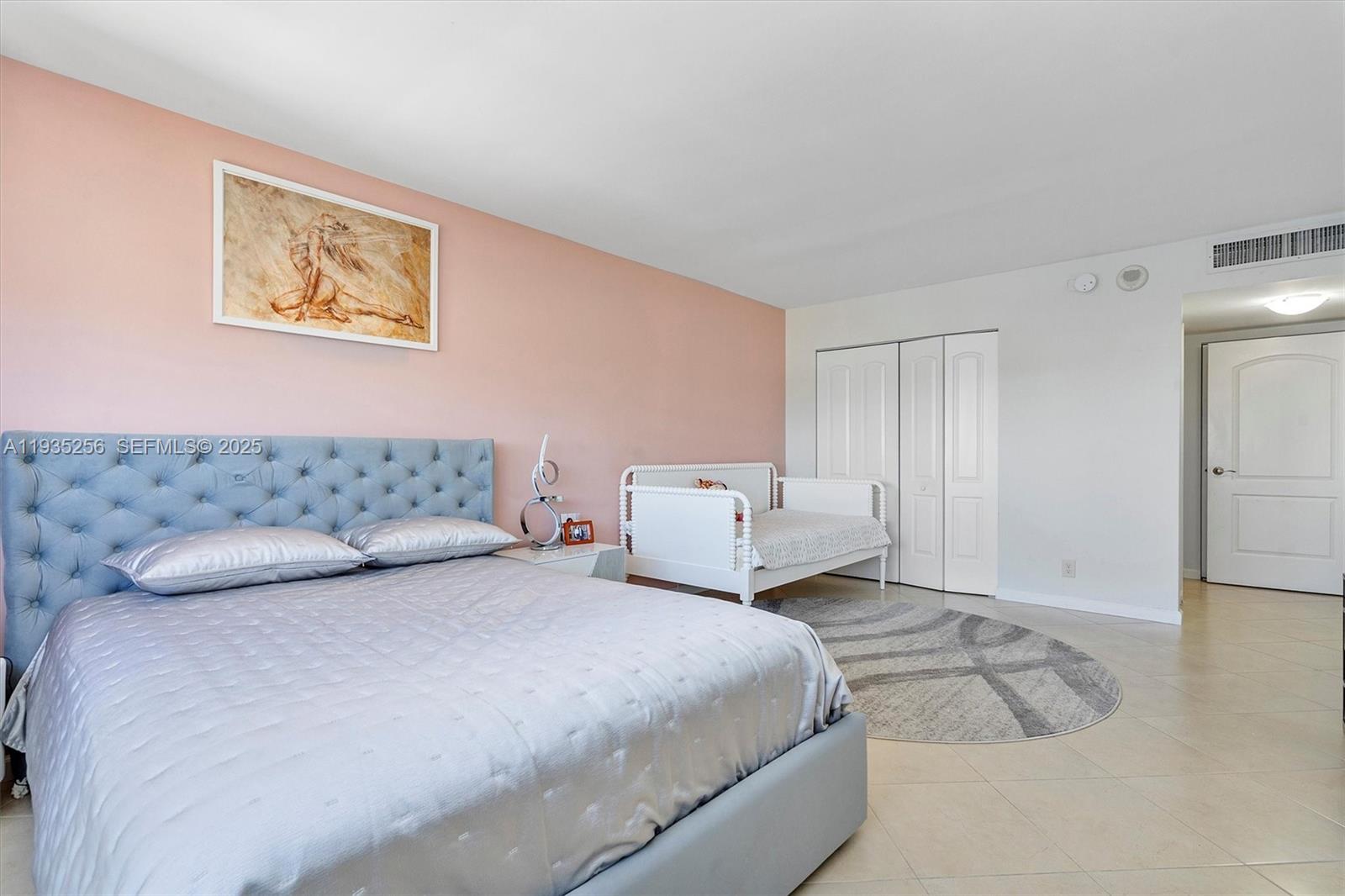 LAKE POINT TOWER CONDOMIN - Residential