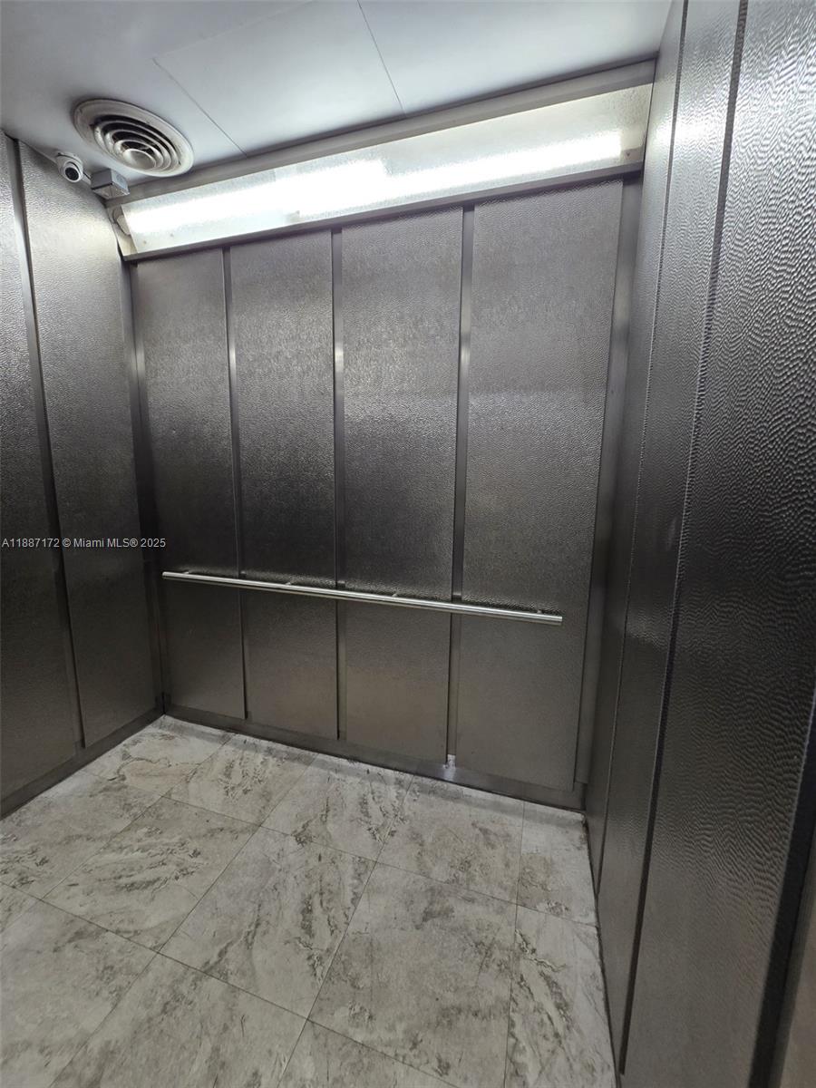 VISIONS AT FOUNTAINBLEAU - Residential Lease