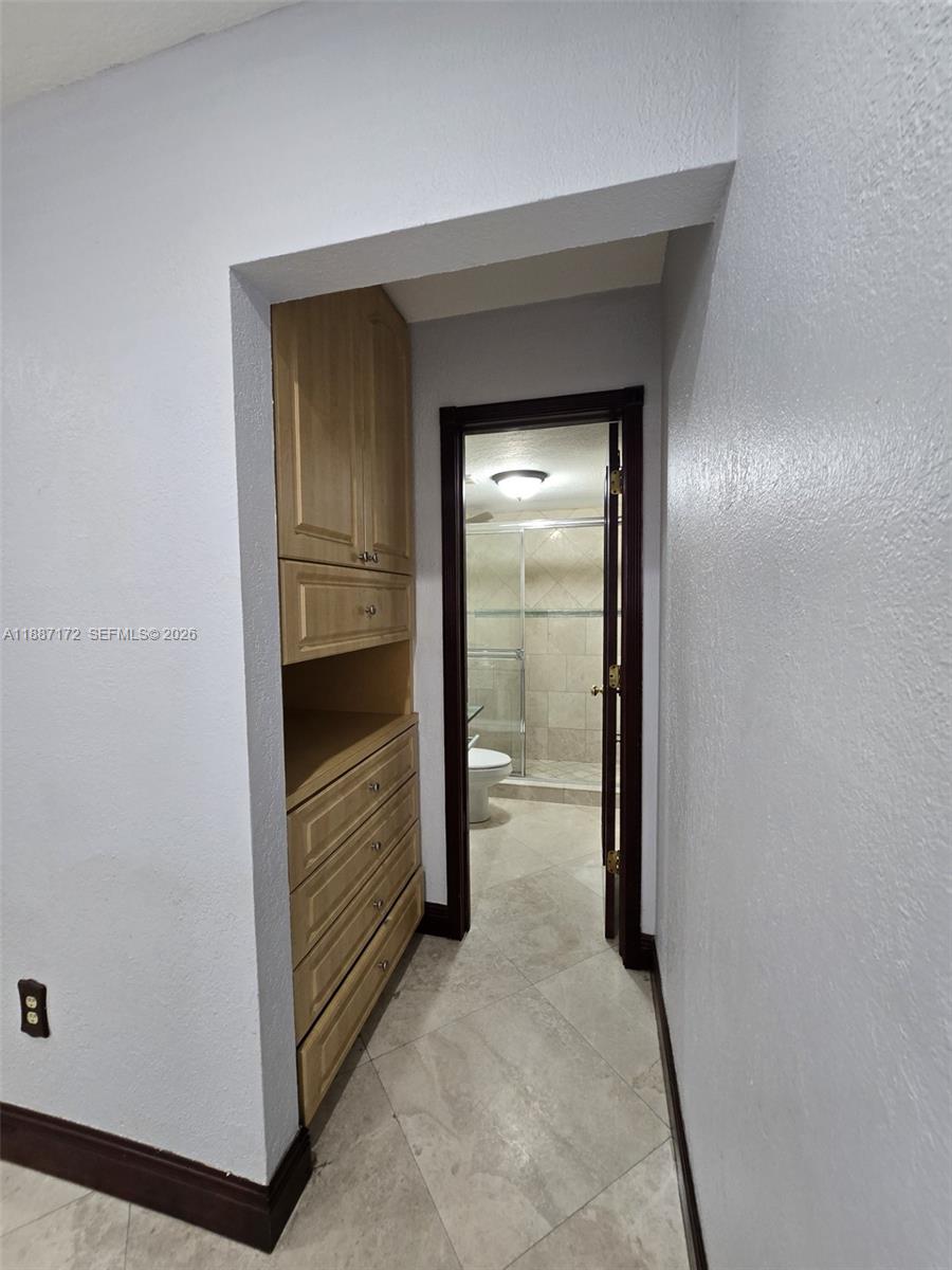 VISIONS AT FOUNTAINBLEAU - Residential Lease