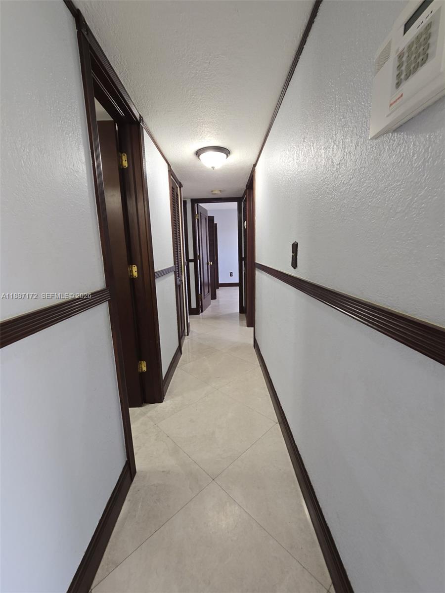 VISIONS AT FOUNTAINBLEAU - Residential Lease