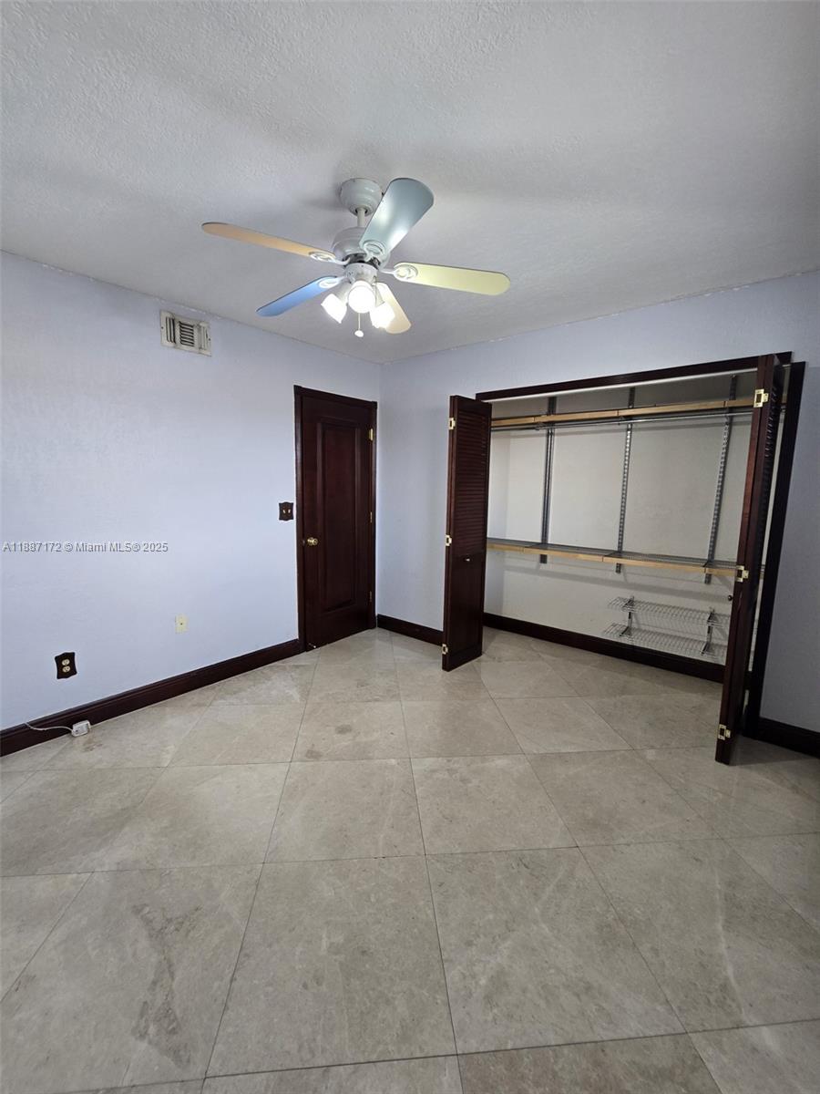 VISIONS AT FOUNTAINBLEAU - Residential Lease