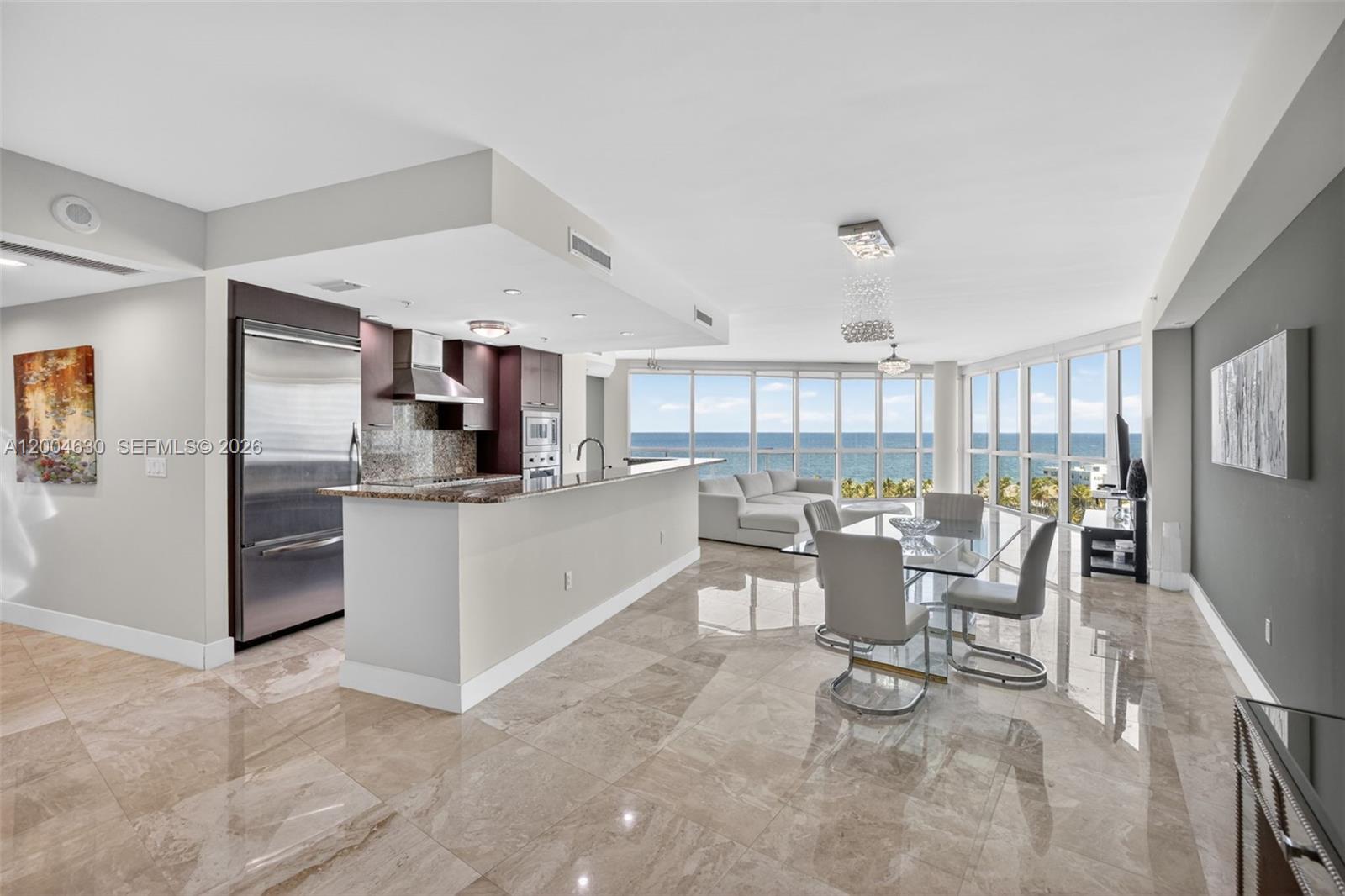 1 N Ocean Blvd 806