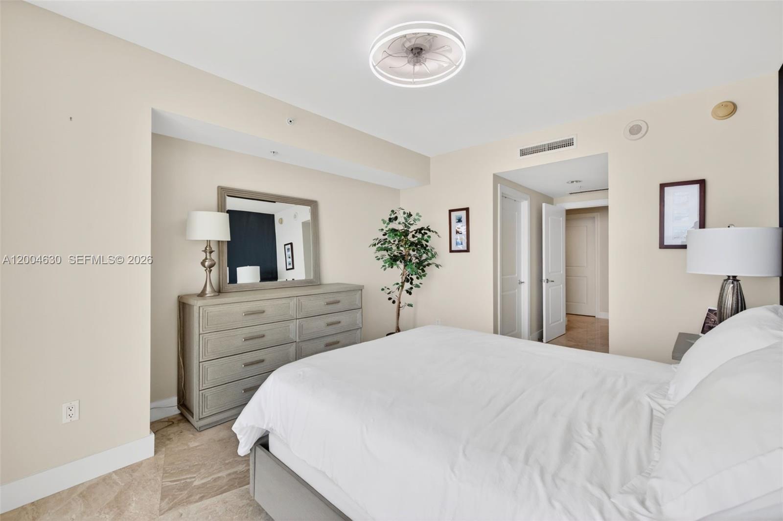 PLAZA AT OCEANSIDE (THE) - Residential