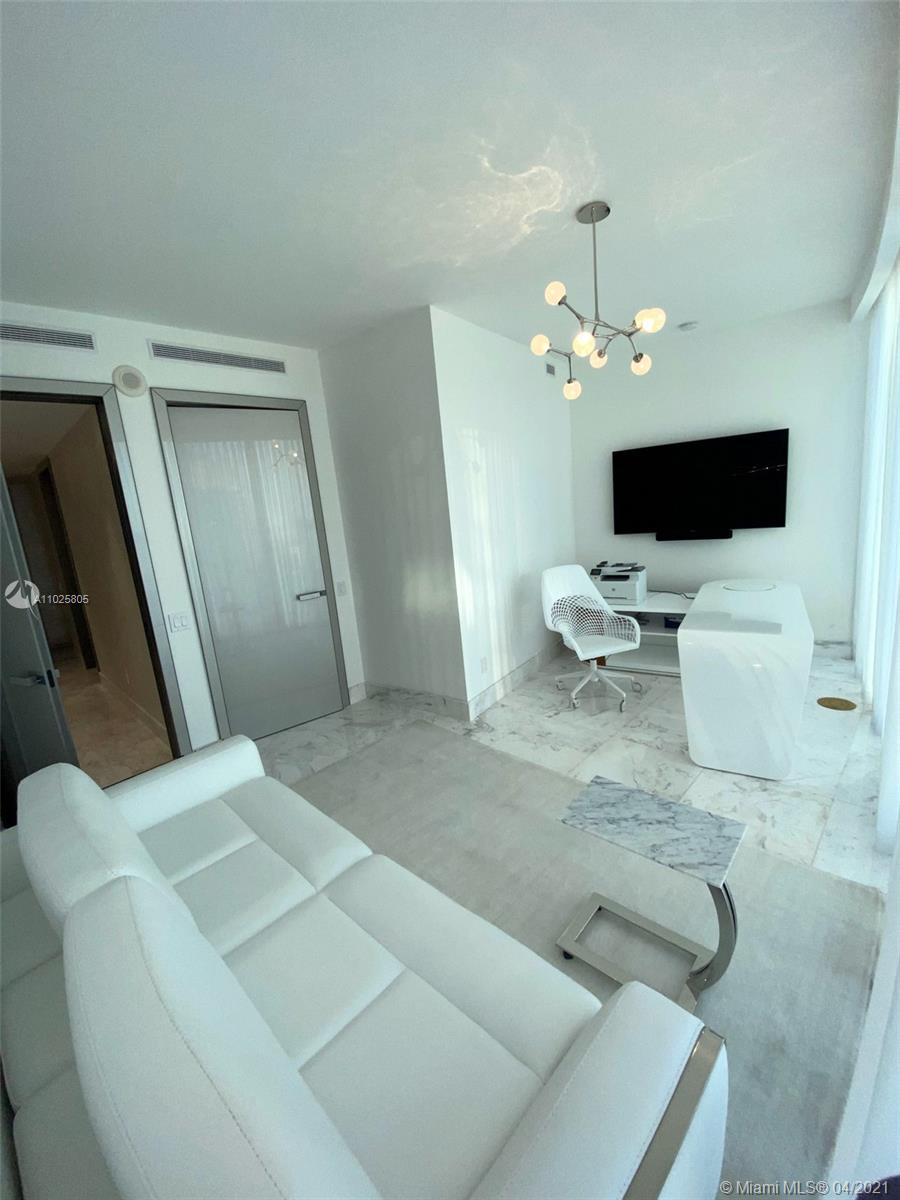 18555 COLLINS AVENUE COND - Residential