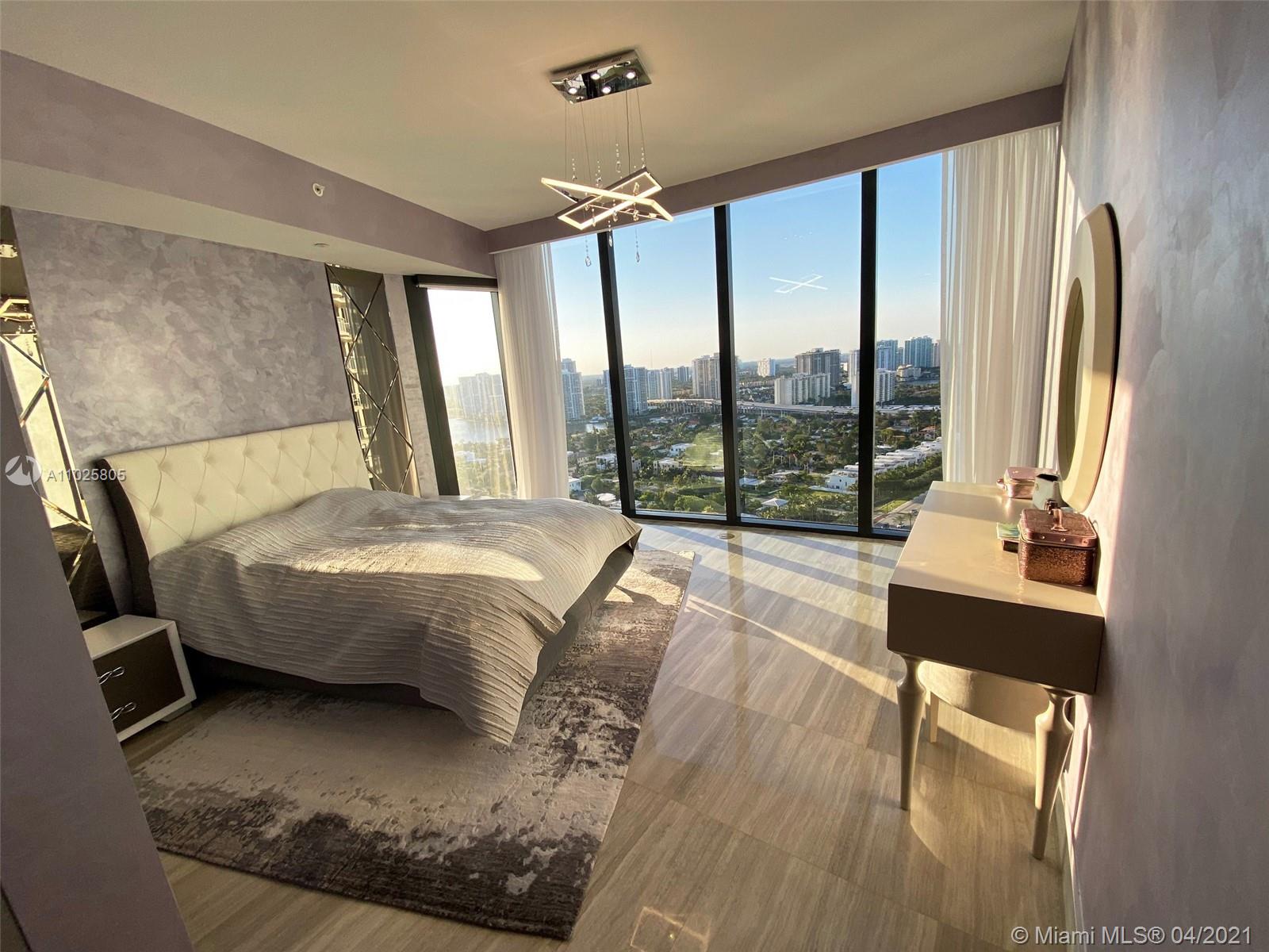 18555 COLLINS AVENUE COND - Residential