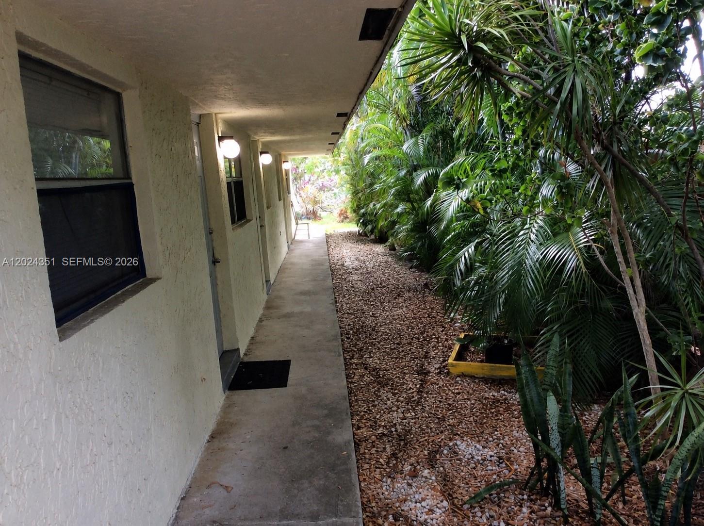 DANIA HOMESITES - Residential Lease