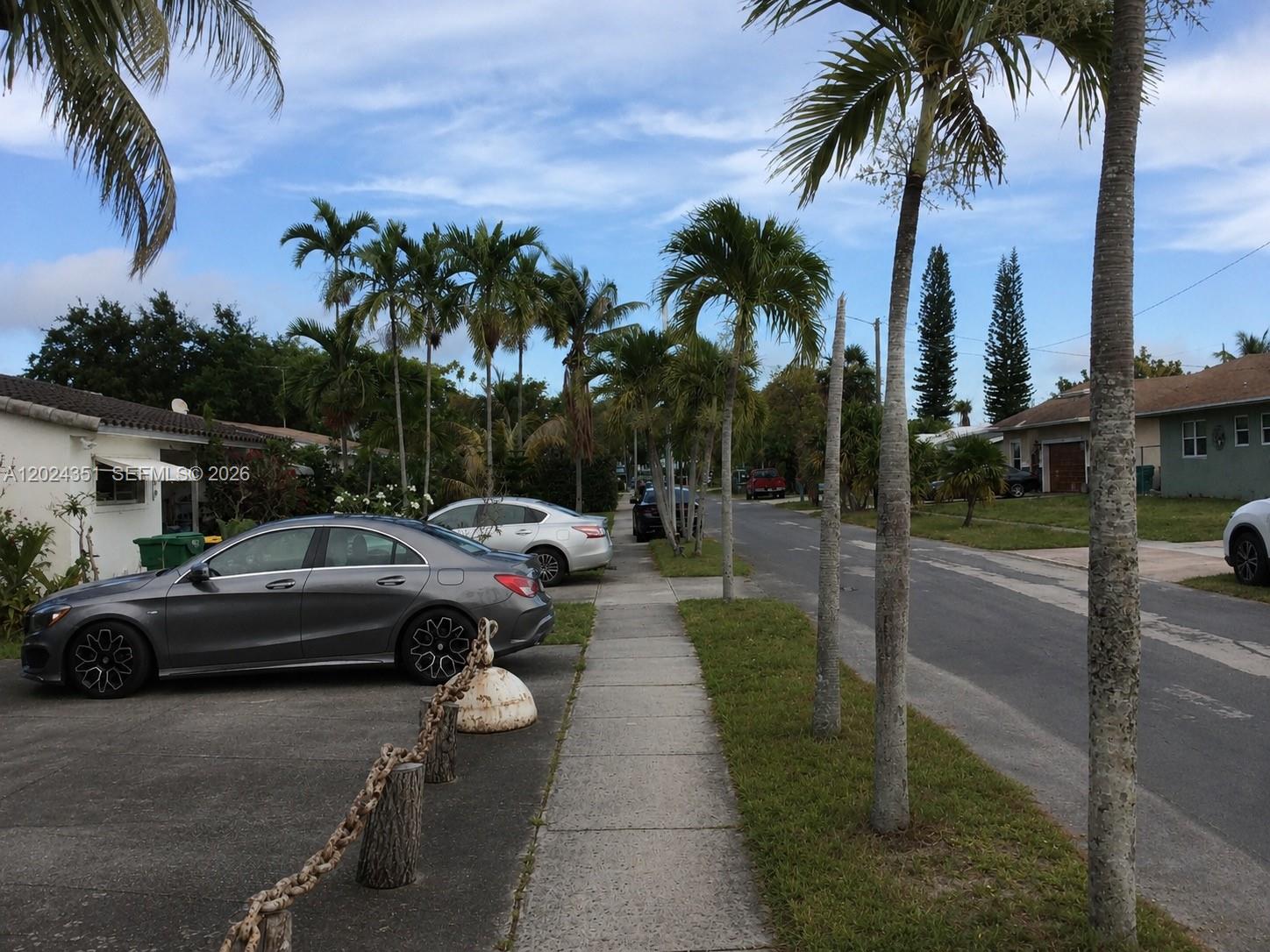 DANIA HOMESITES - Residential Lease