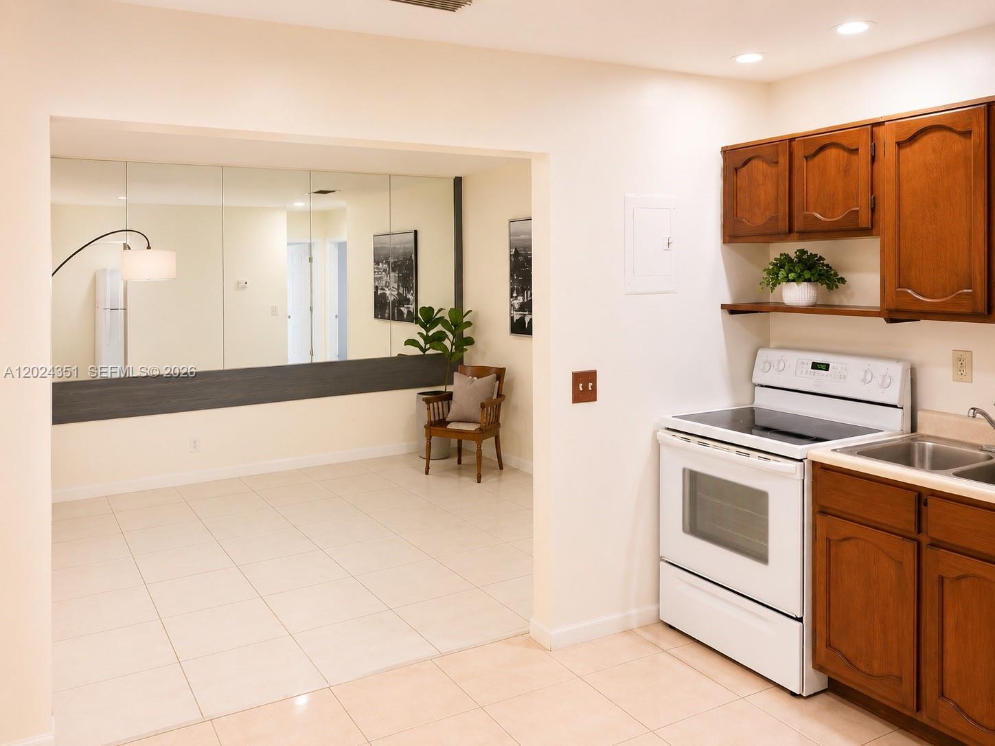 DANIA HOMESITES - Residential Lease