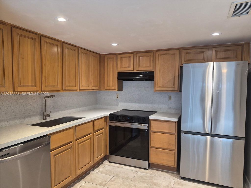Photo of 6528 SW 41st Ct #95, Davie, FL 33314 (MLS # A12012223)