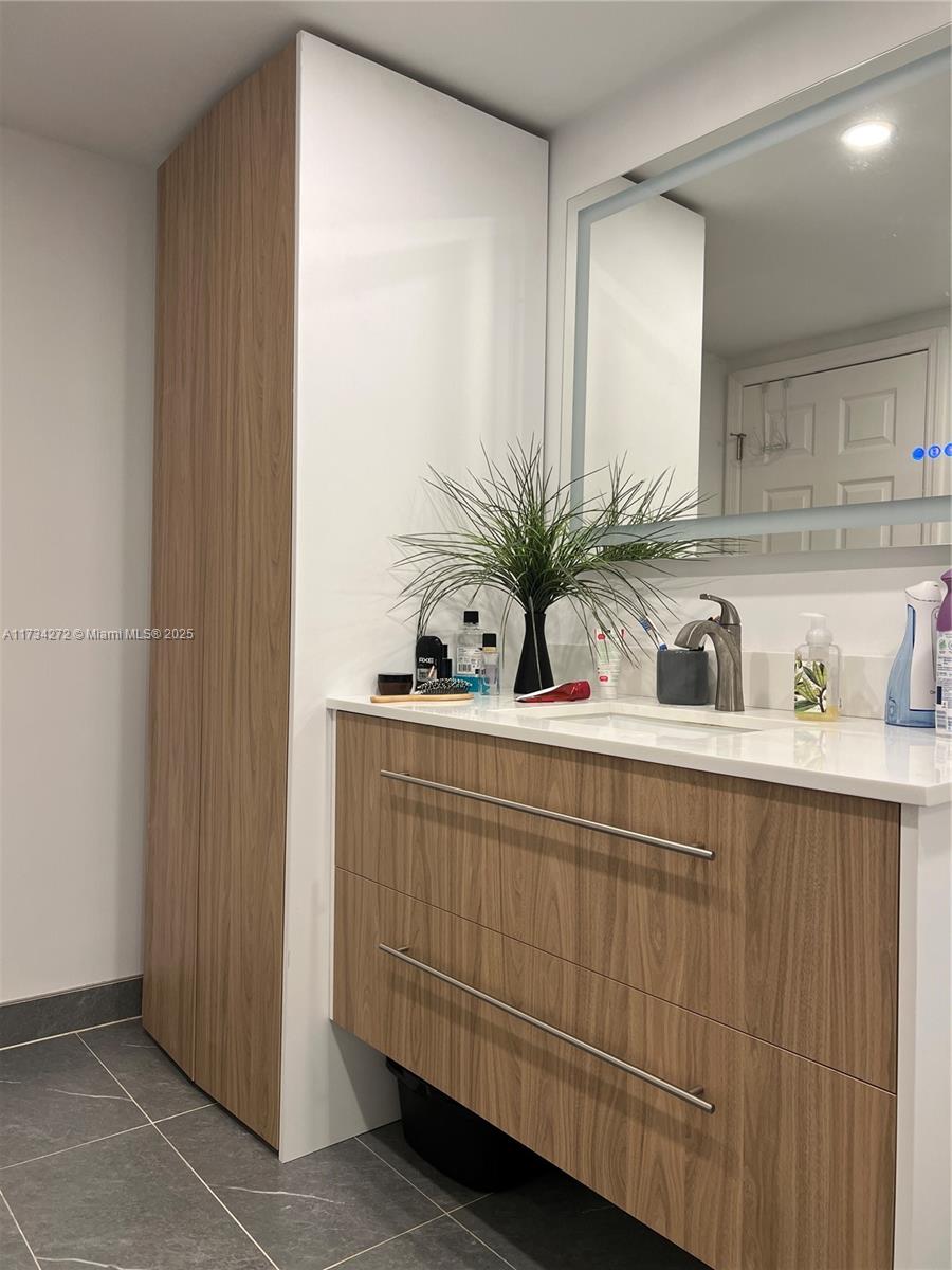 OLYMPUS CONDO PHASE - Residential