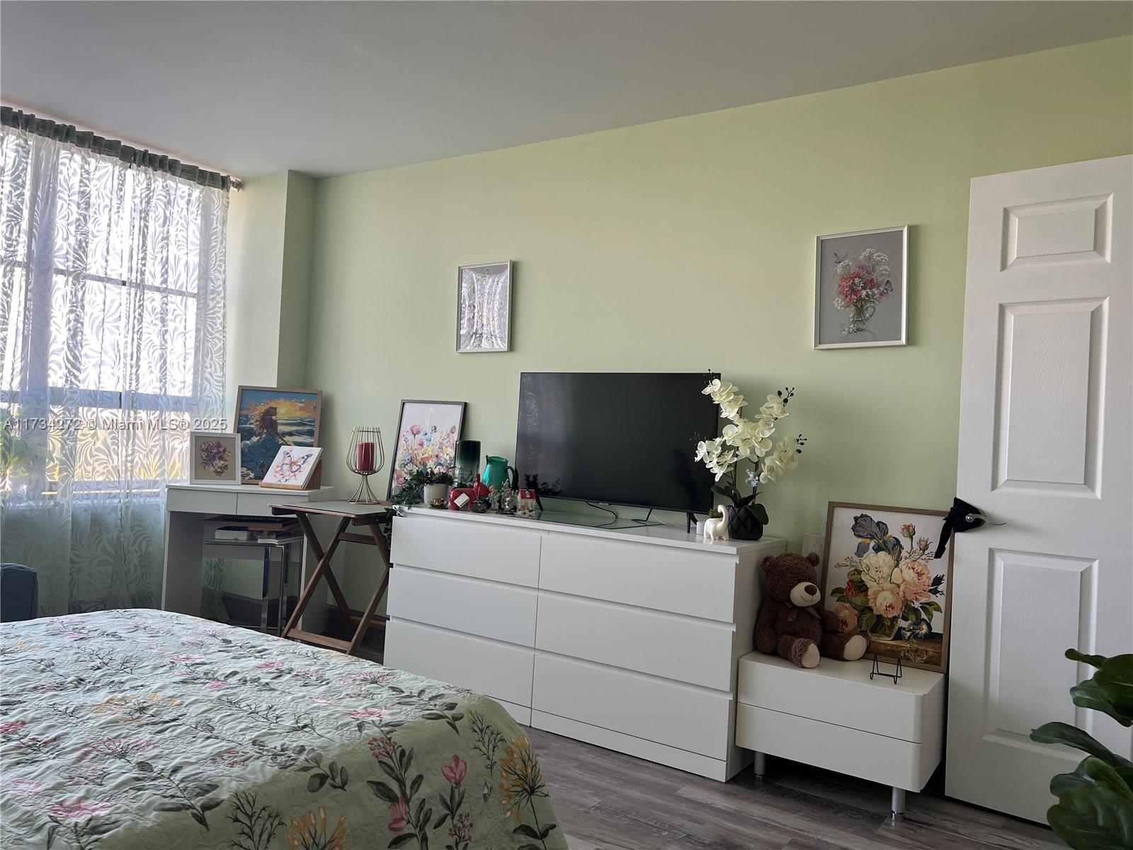 OLYMPUS CONDO PHASE - Residential