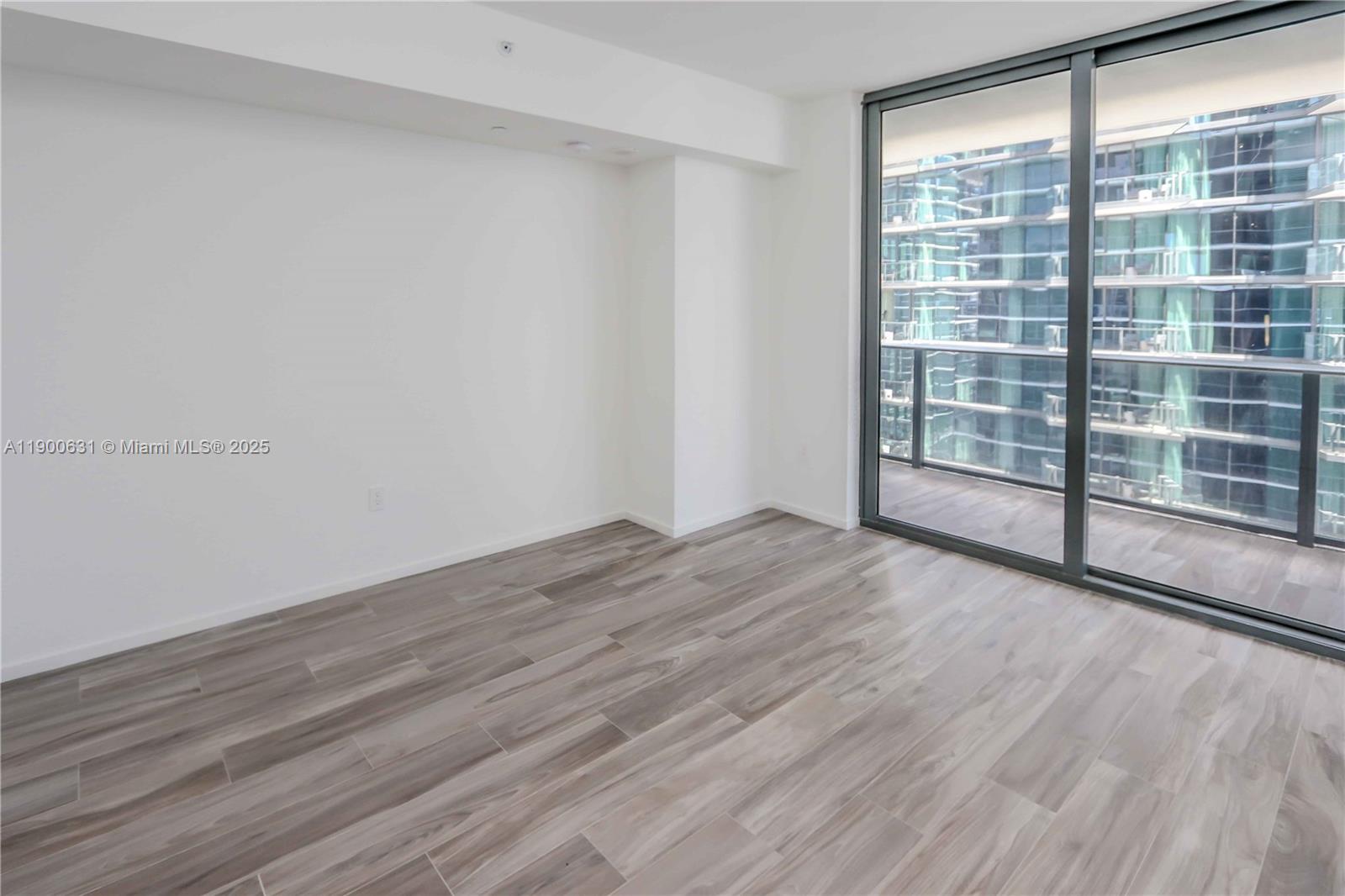 801 SMA RESIDENCES CONDO - Residential