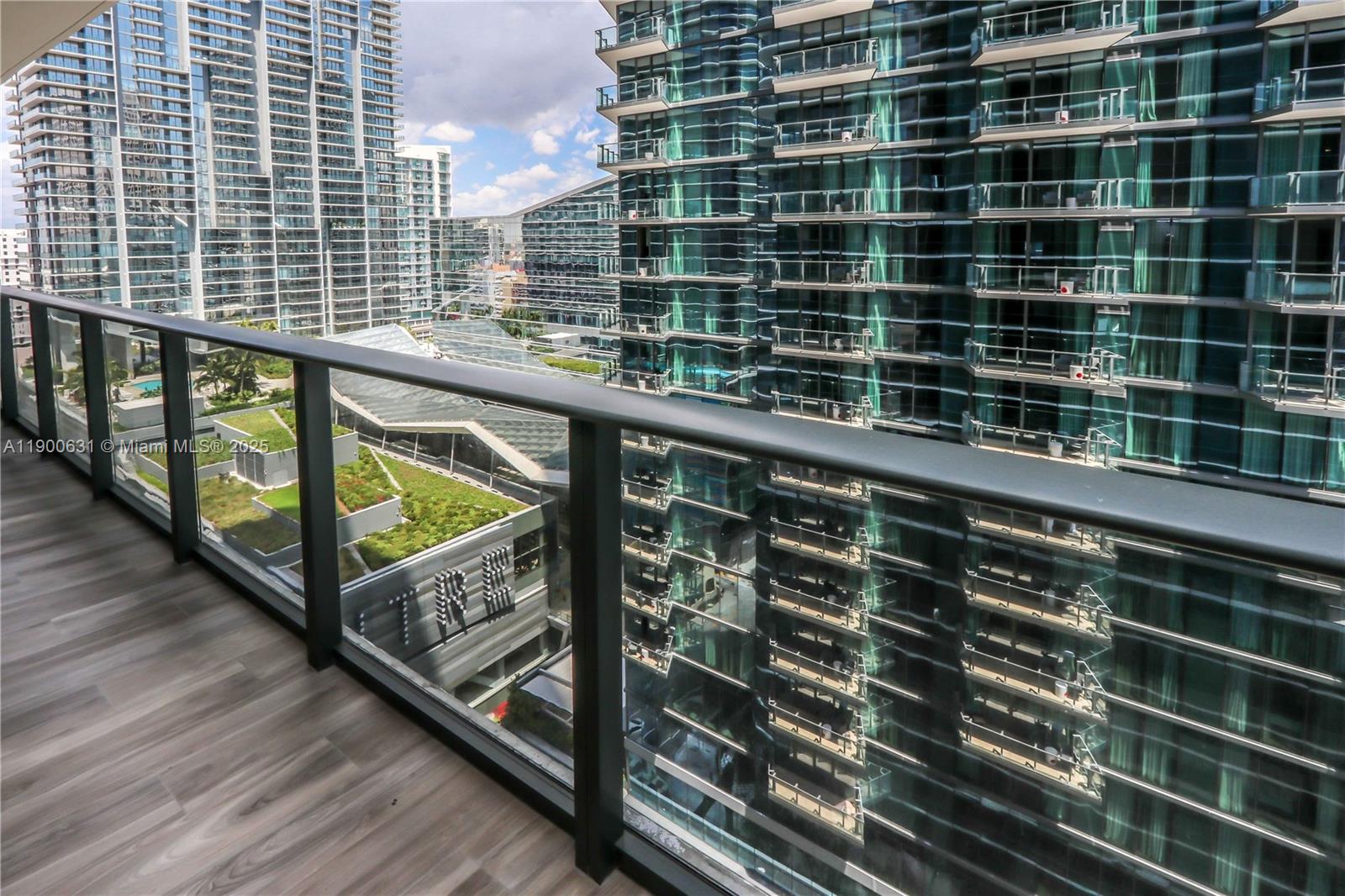 801 SMA RESIDENCES CONDO - Residential