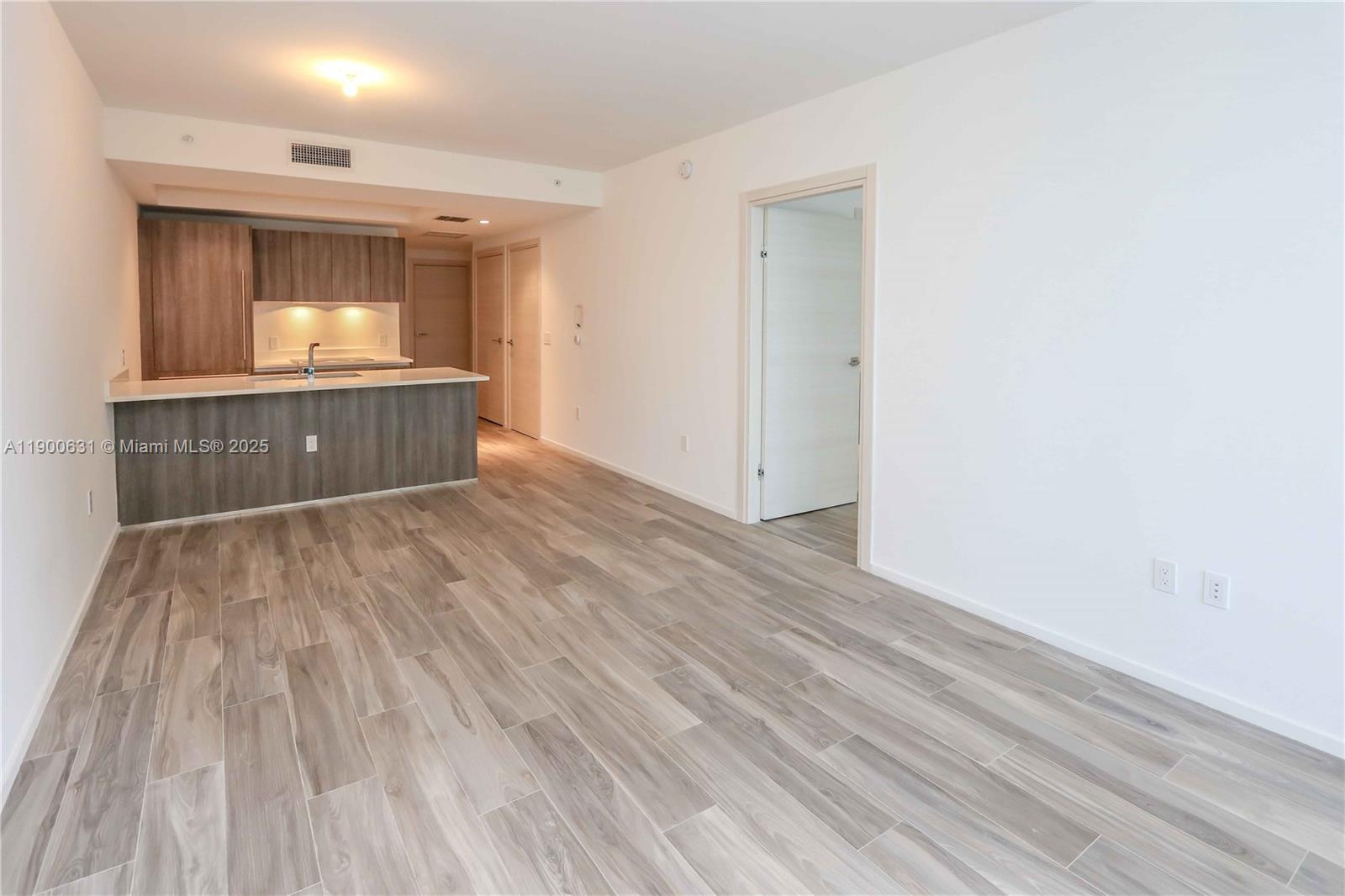 801 SMA RESIDENCES CONDO - Residential