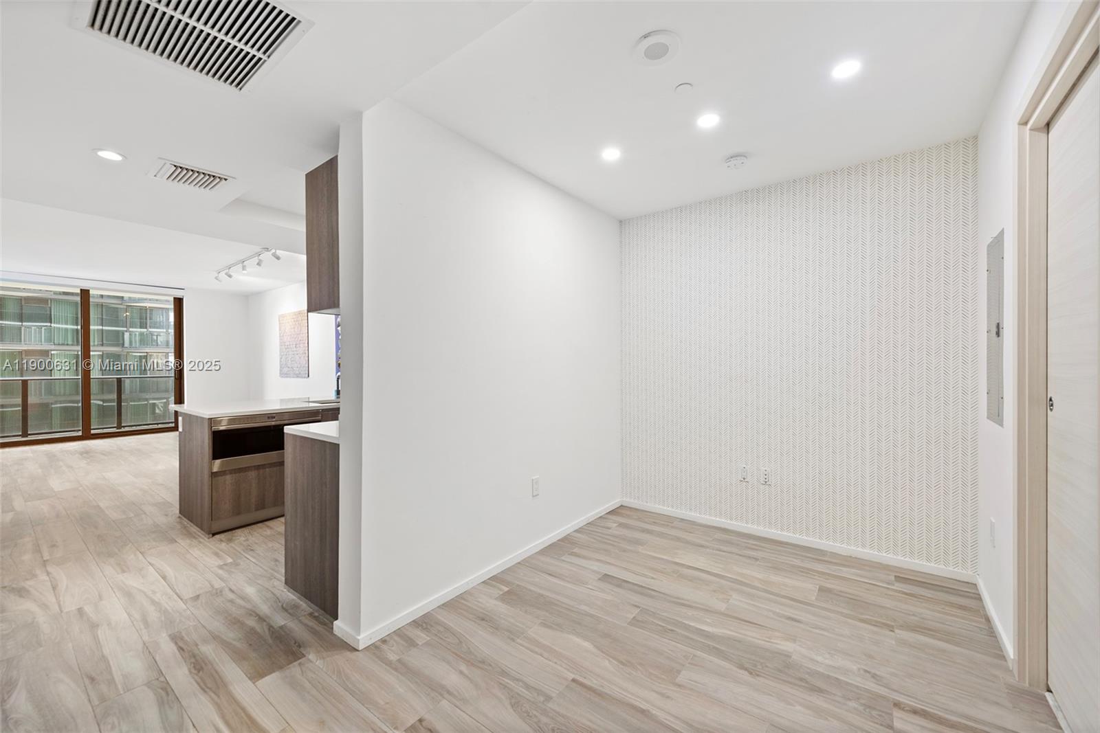 801 SMA RESIDENCES CONDO - Residential