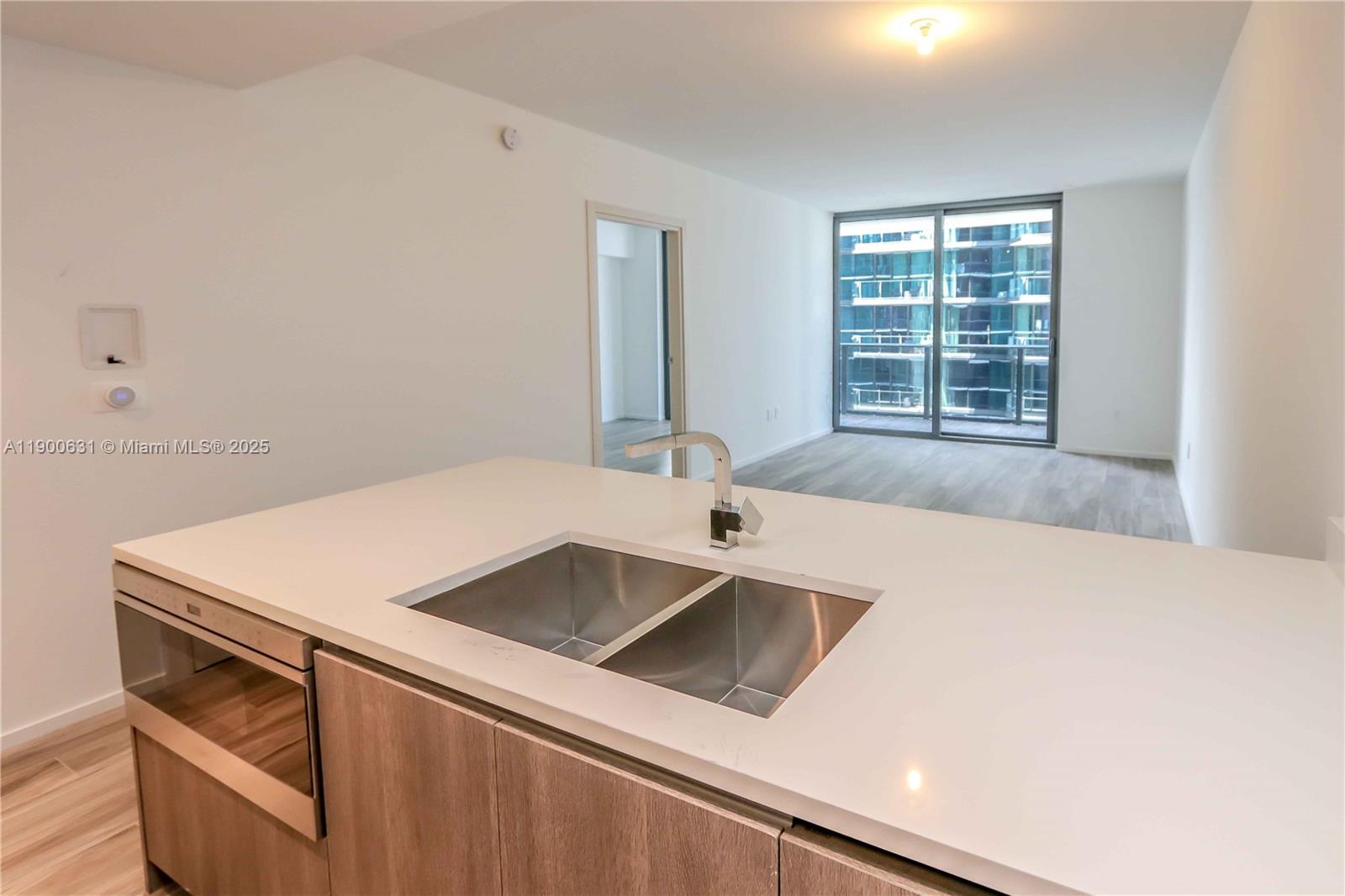 801 SMA RESIDENCES CONDO - Residential