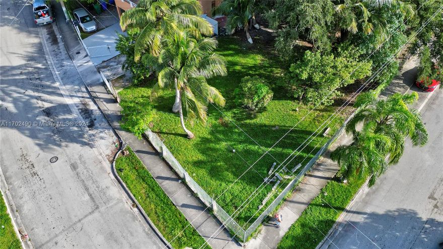 Prime opportunity in Wynwood Norte! This 12,776 sq ft corner lot features a stabilized 4-unit property currently generating revenue, offering income potential while planning future development. Zoned T4-R, the site allows for up to 3 stories and 47 residential units or a mix of residential and commercial spaces, providing versatile development options in a highly desirable area. For detailed income and expense information, refer to the attached flyer. Drive by to view the property, but please respect tenant privacy.