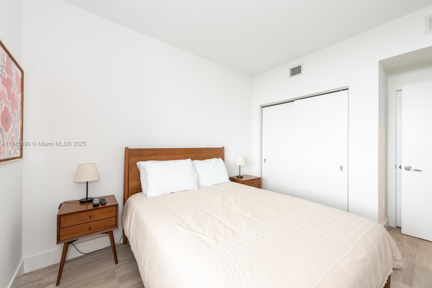 THE HARBOUR NORTH CONDO - Residential