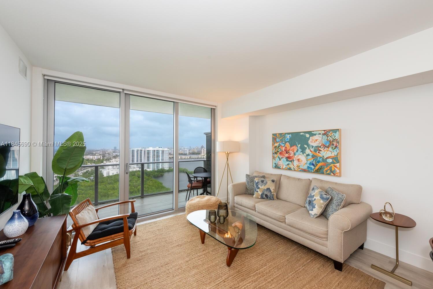 16385 Biscayne Blvd 2904