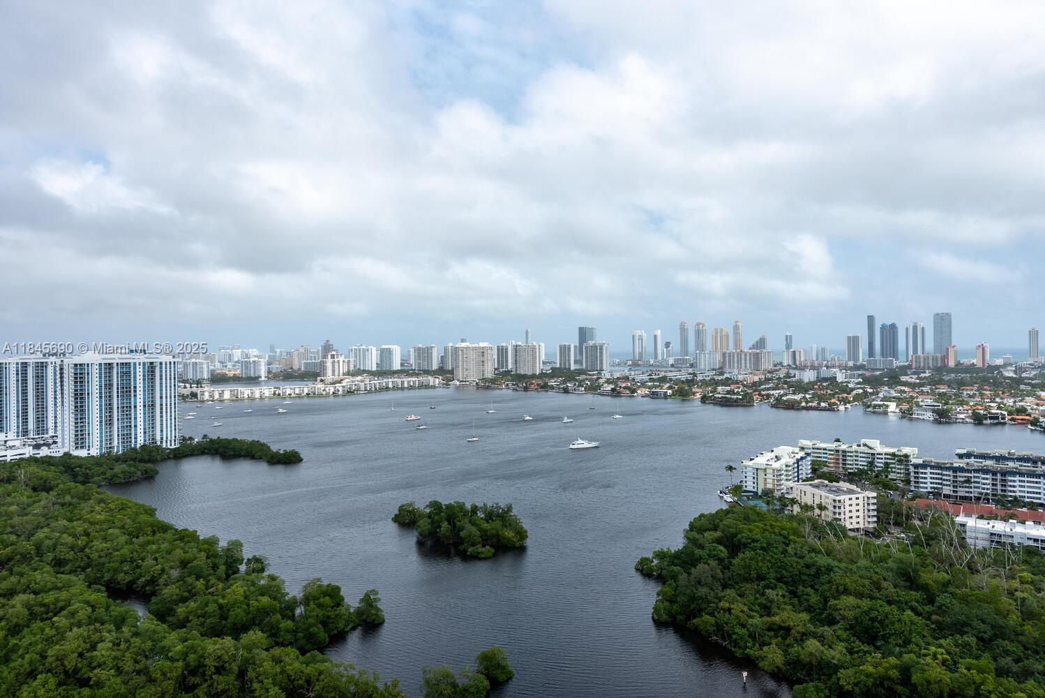 16385 Biscayne Blvd 2904