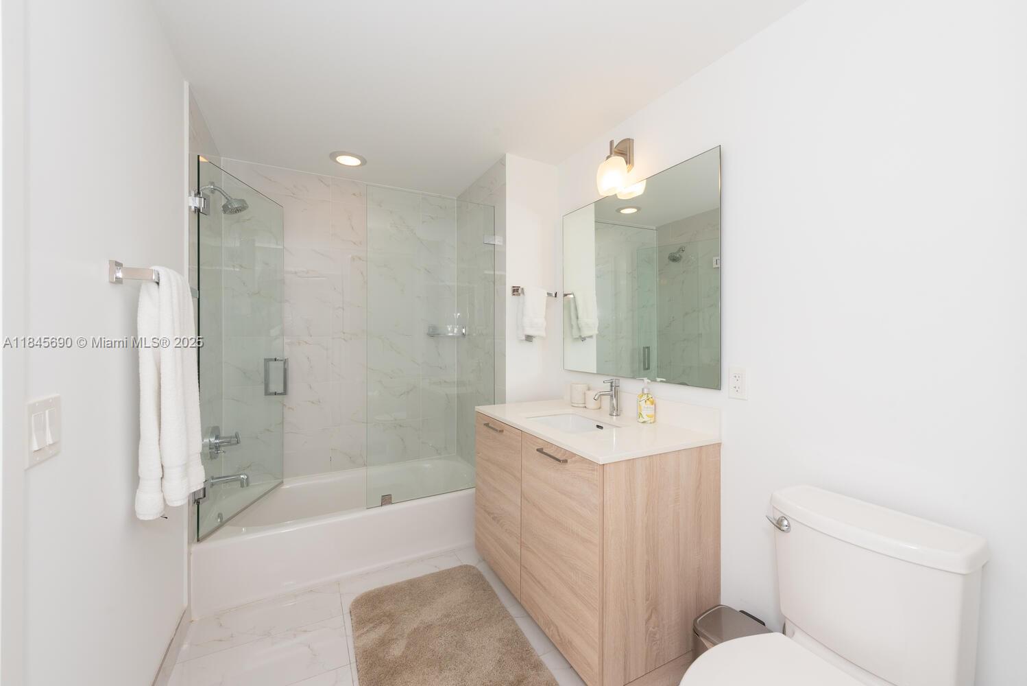 THE HARBOUR NORTH CONDO - Residential