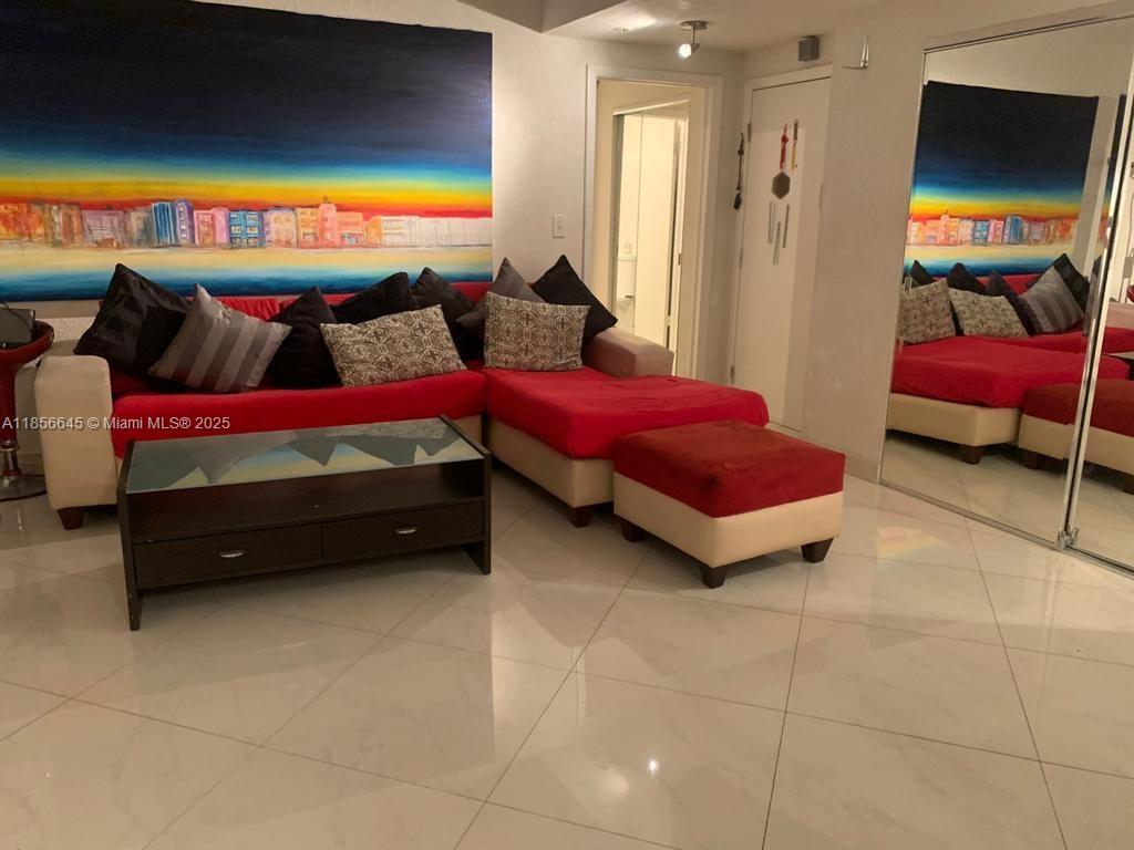Live in the heart of South Beach in this charming 2-bedroom, 2-bath corner unit just steps from the ocean. Located in a beautifully maintained Art Deco building, this light-filled residence features an open kitchen with stainless steel appliances, spacious living and dining areas, and a split-bedroom layout for added privacy. Large windows bring in abundant natural light, highlighting the high ceilings and original character.
The building offers secured entry, laundry facilities, and a prime Flamingo/Lummus location — just minutes to the beach, parks, cafés, restaurants, and all the best of Miami Beach living.
Perfect as a primary home, vacation getaway, or investment property.