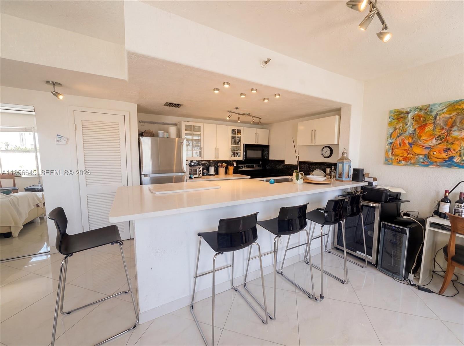 THE LEXINGTON EUCLID COND - Residential