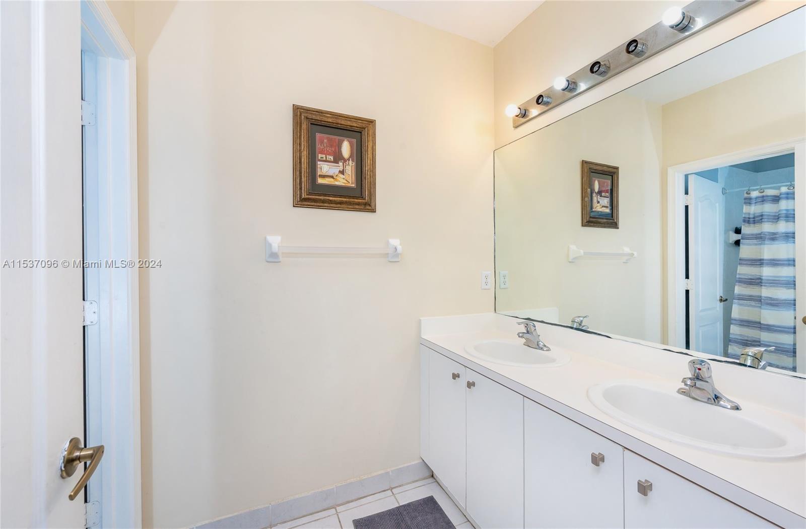 PORTOFINO OAKS - Residential Lease