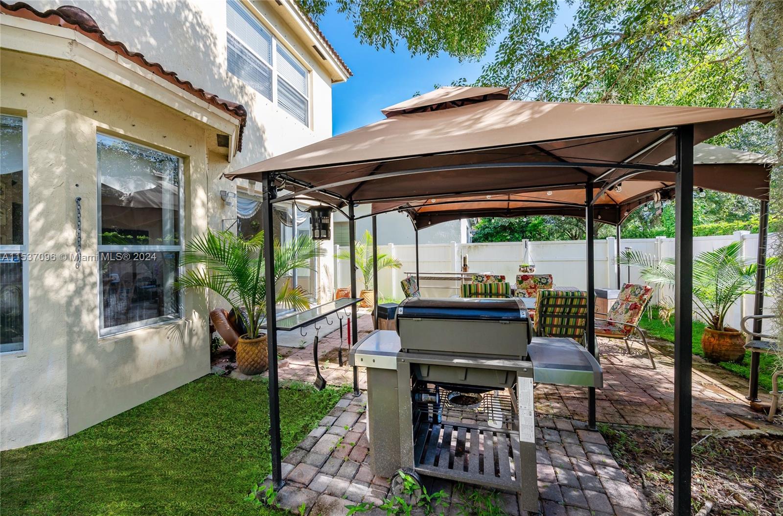 PORTOFINO OAKS - Residential Lease