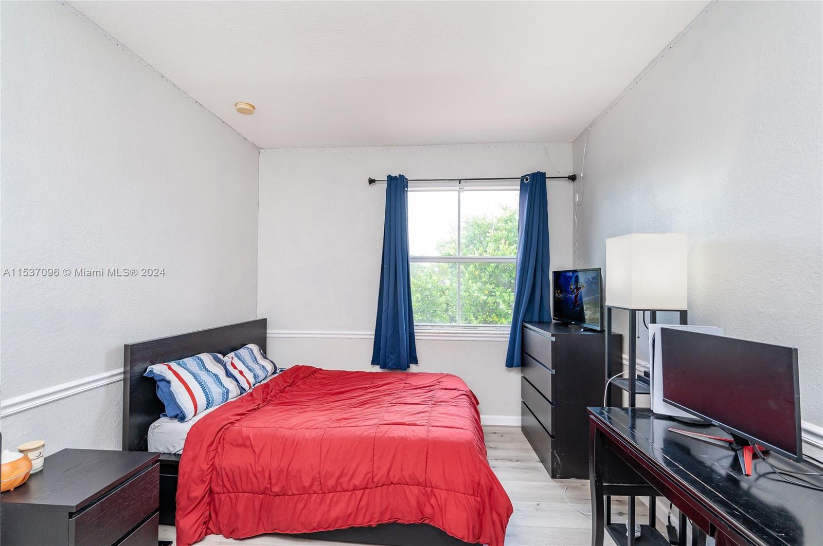 PORTOFINO OAKS - Residential Lease