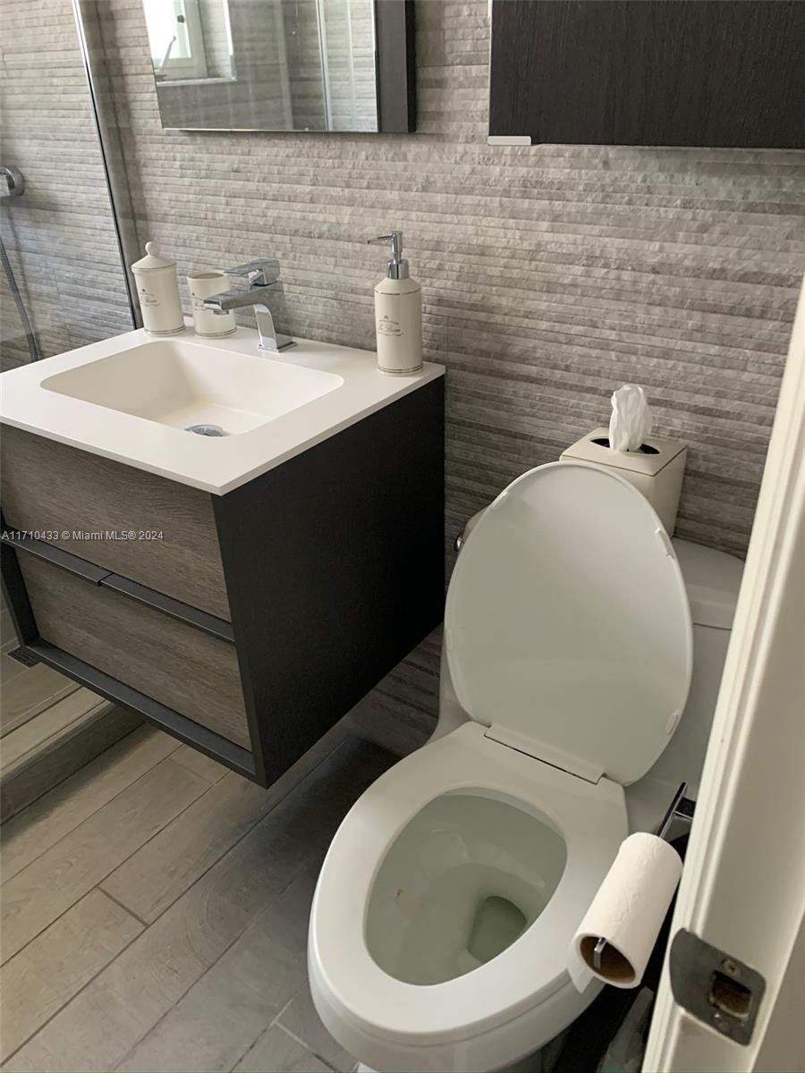 DECOLUX CONDO - Residential